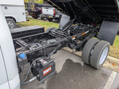 2025 Ford Super Duty F-550 DRW XL