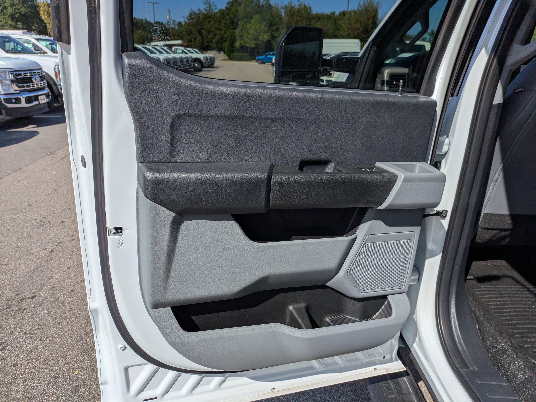 2025 Ford Super Duty F-550 DRW XL