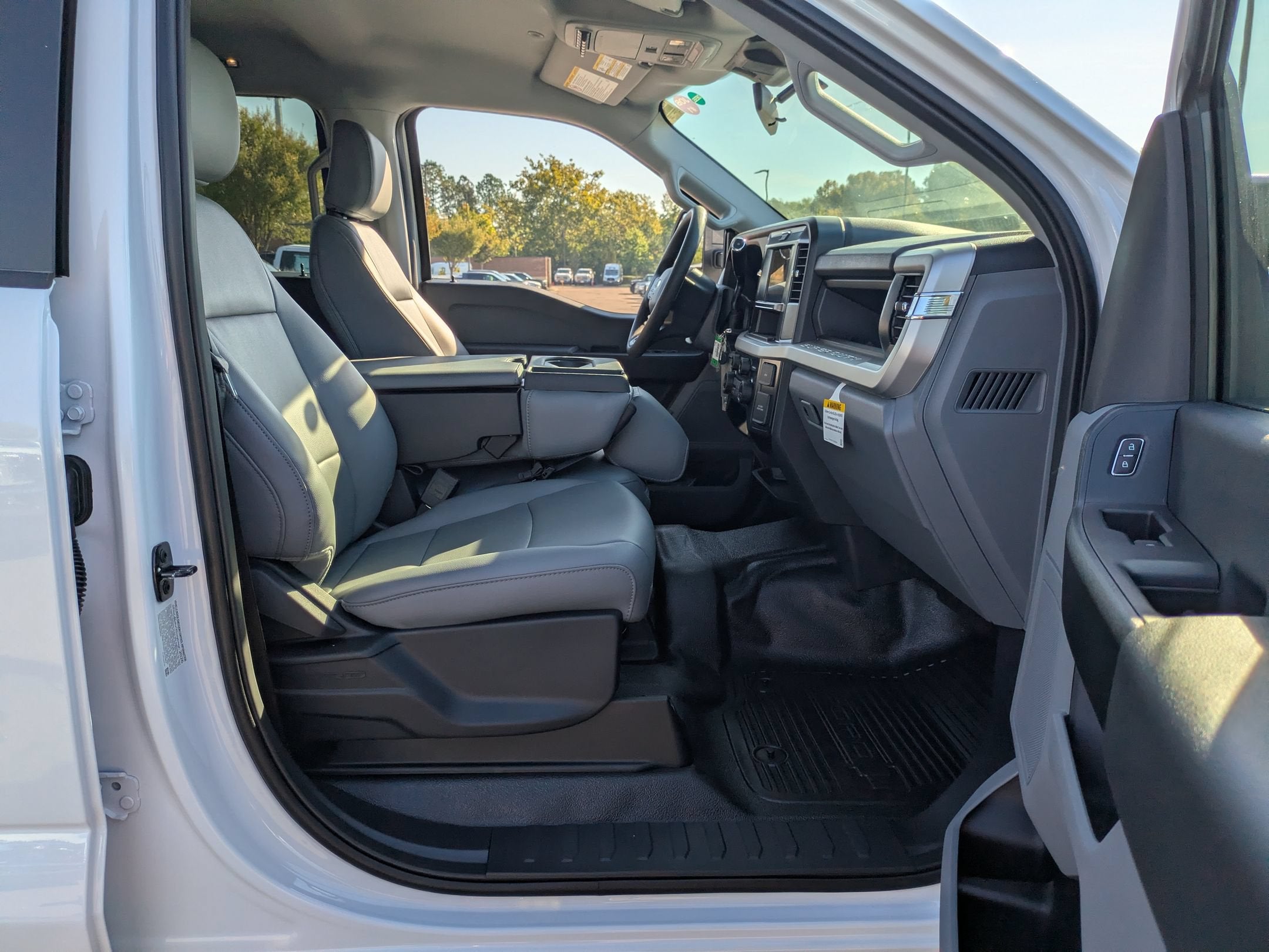 2027 Ford Super Duty F-550 DRW XL