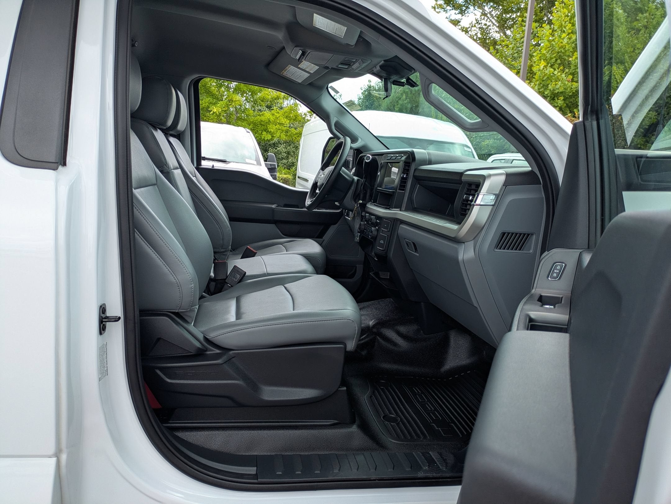 2024 Ford Super Duty F-550 DRW XL
