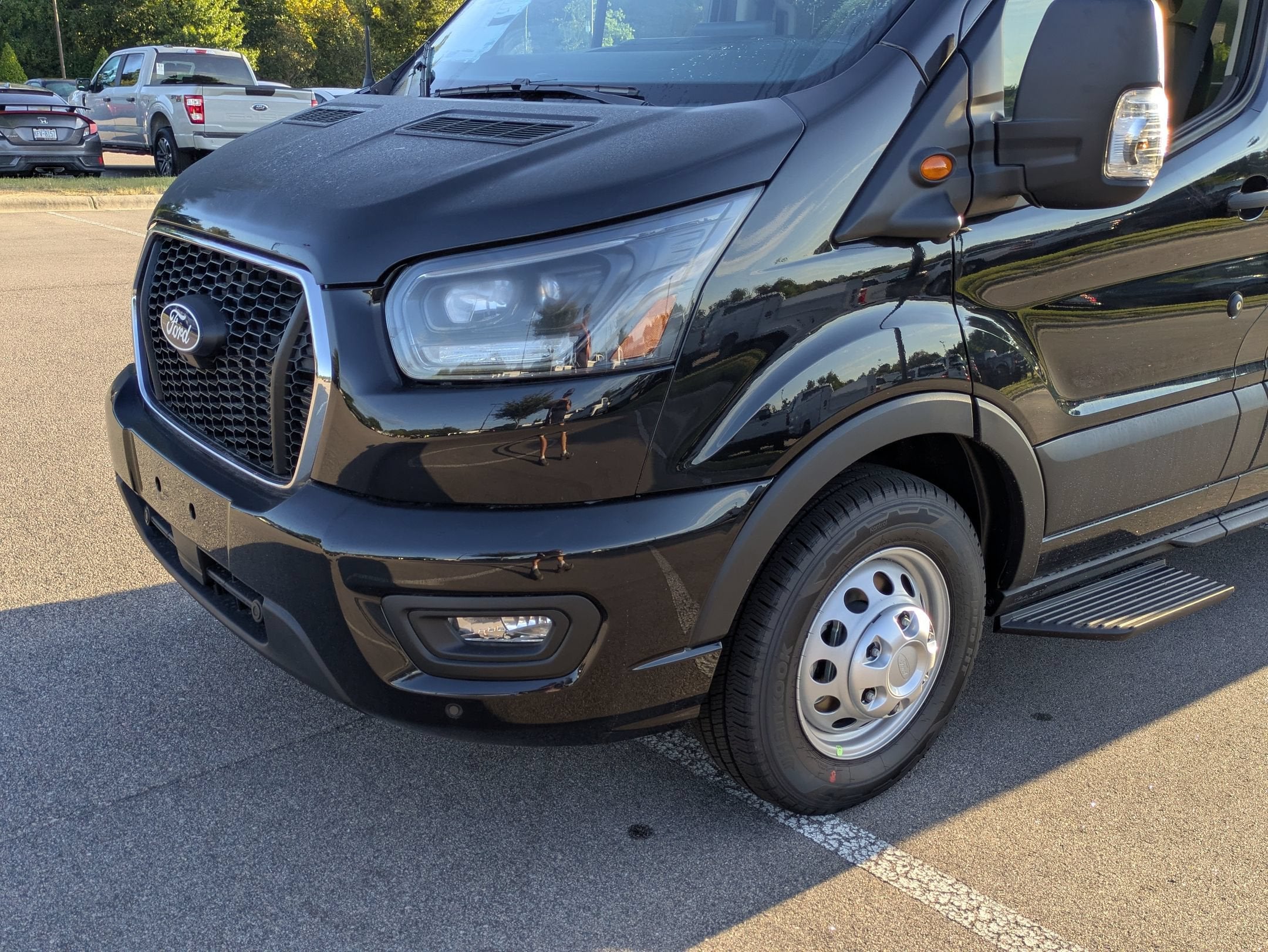 2027 Ford Transit Passenger Wagon XLT