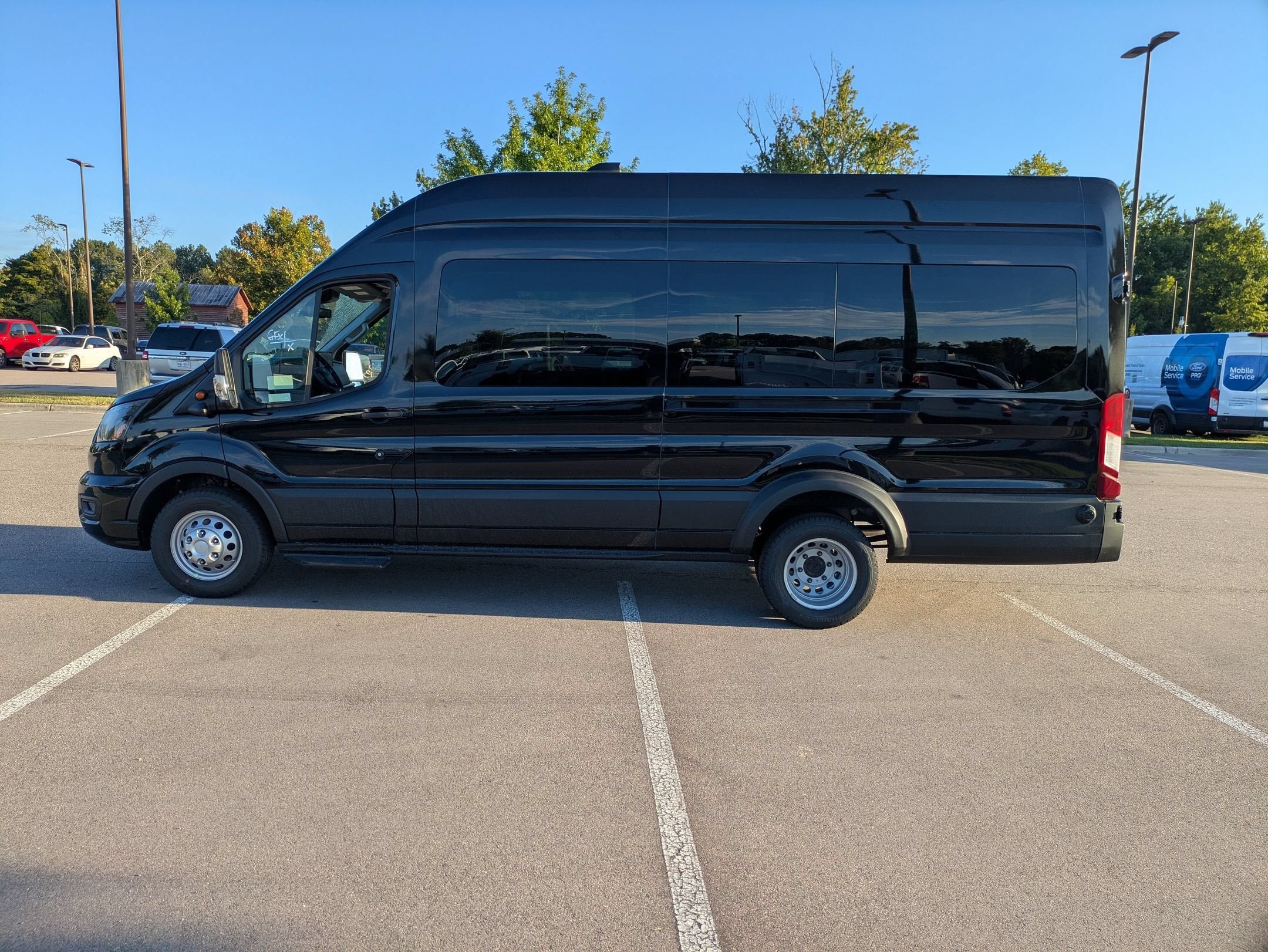 2027 Ford Transit Passenger Wagon XLT