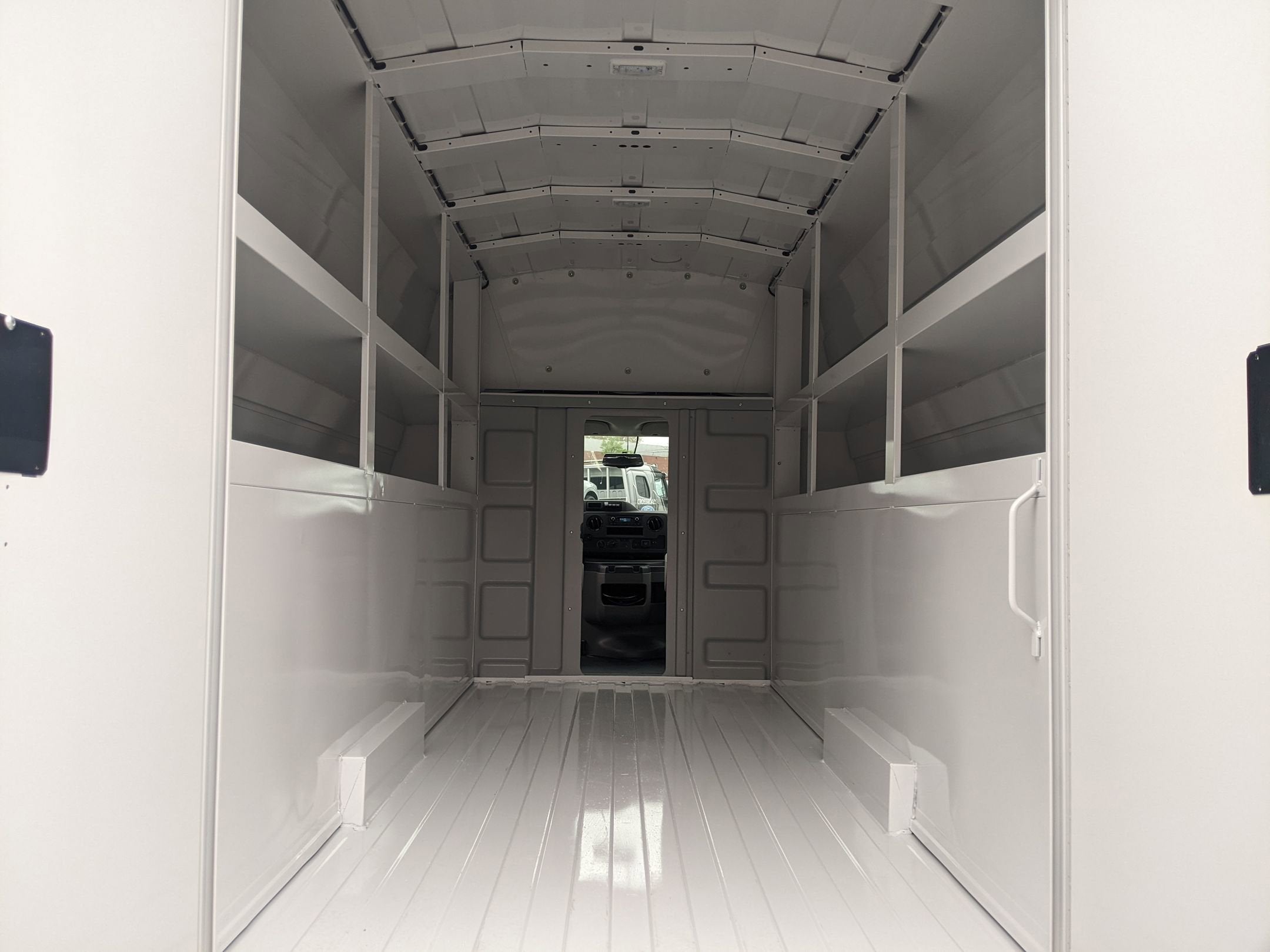 2025 Ford E-Series Cutaway E-350 SRW 138" WB