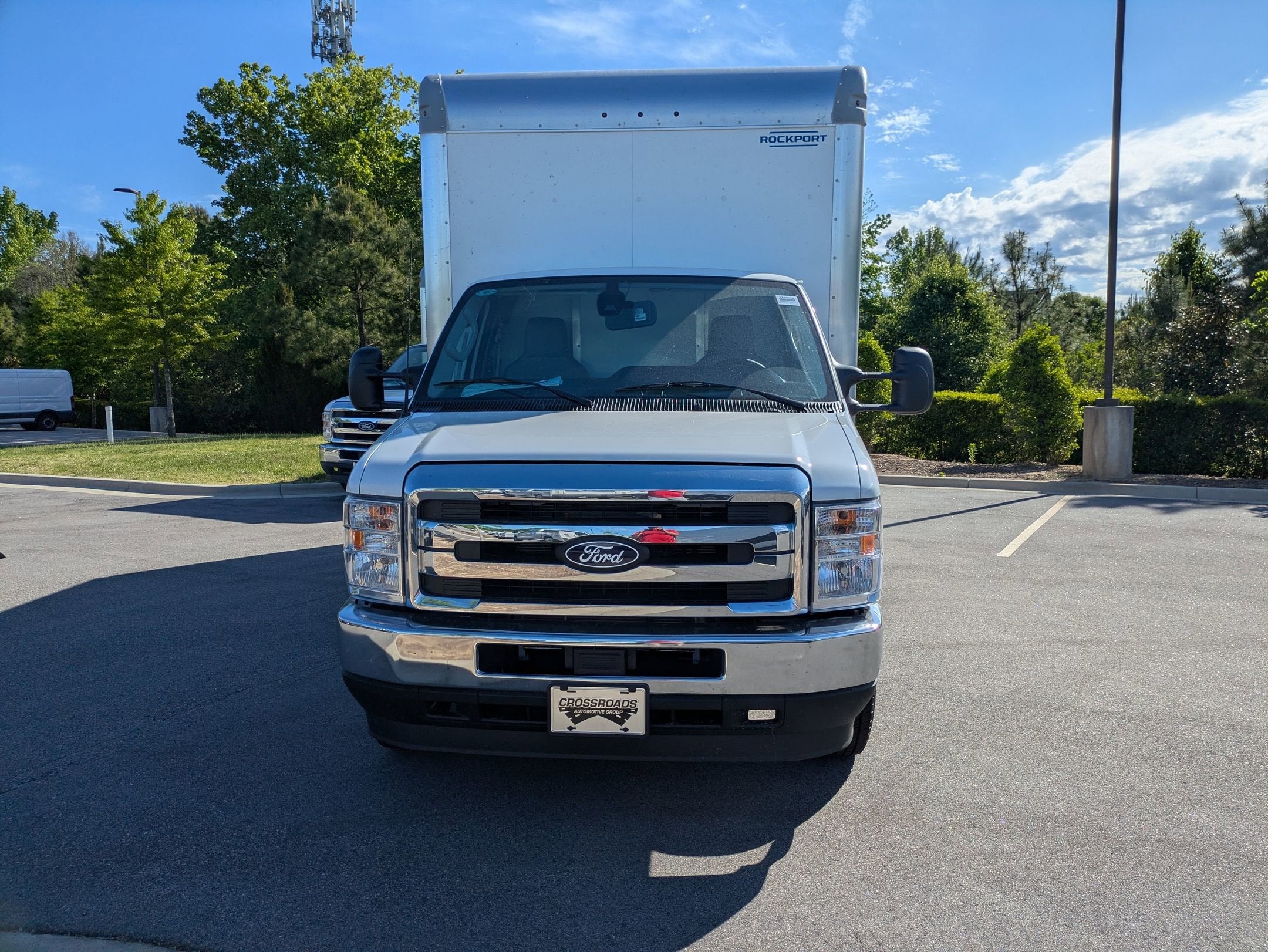 2027 Ford E-Series Cutaway Base