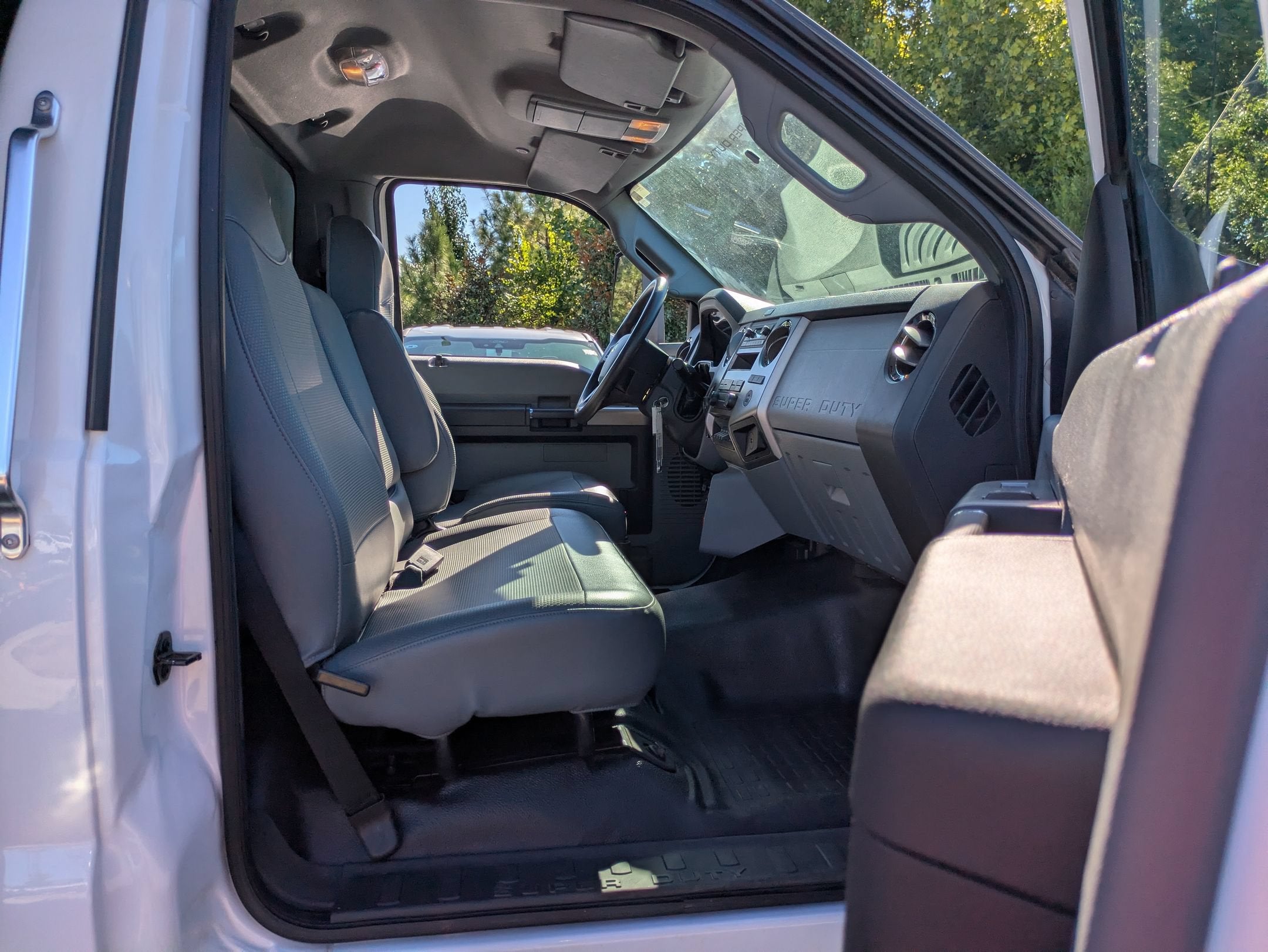 2022 Ford F-750SD Base