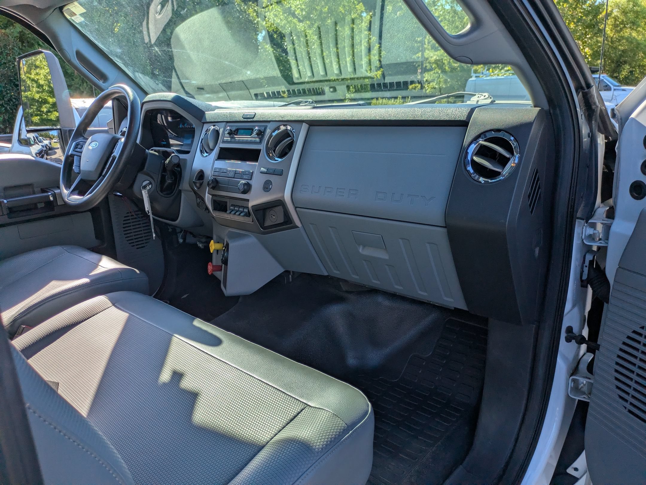 2022 Ford F-750SD Base