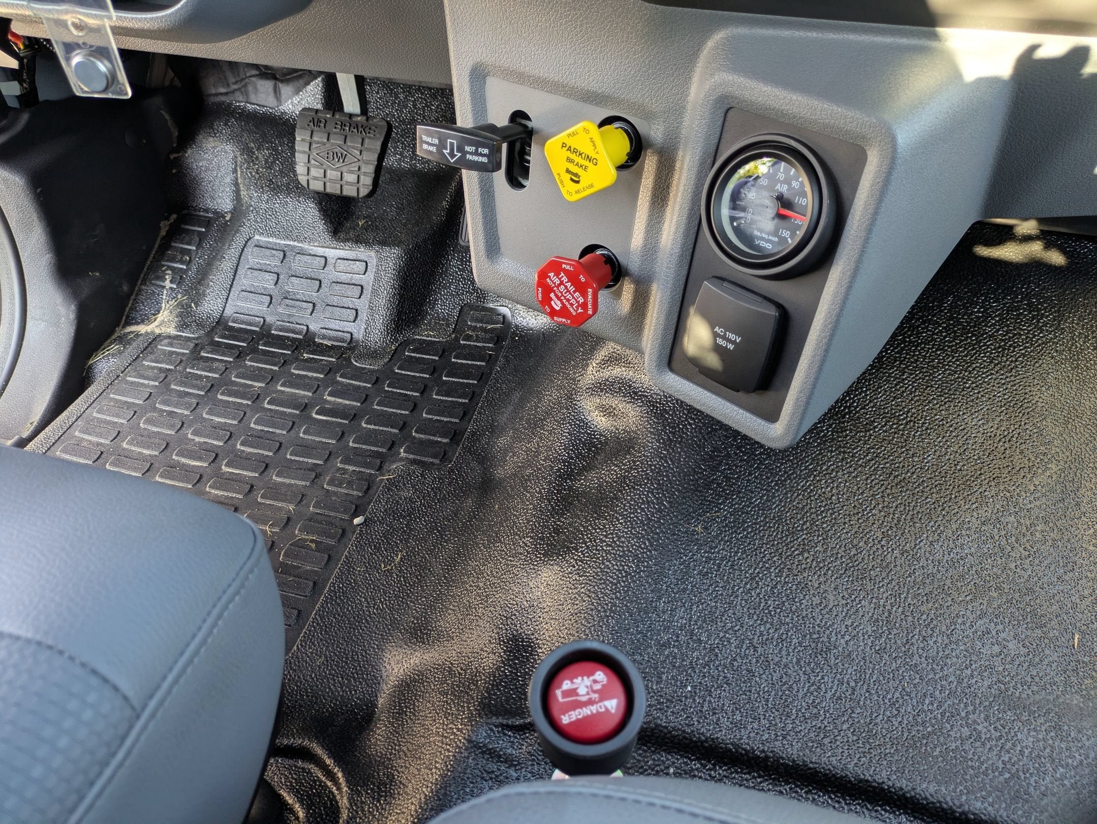 2027 Ford F-750SD Base