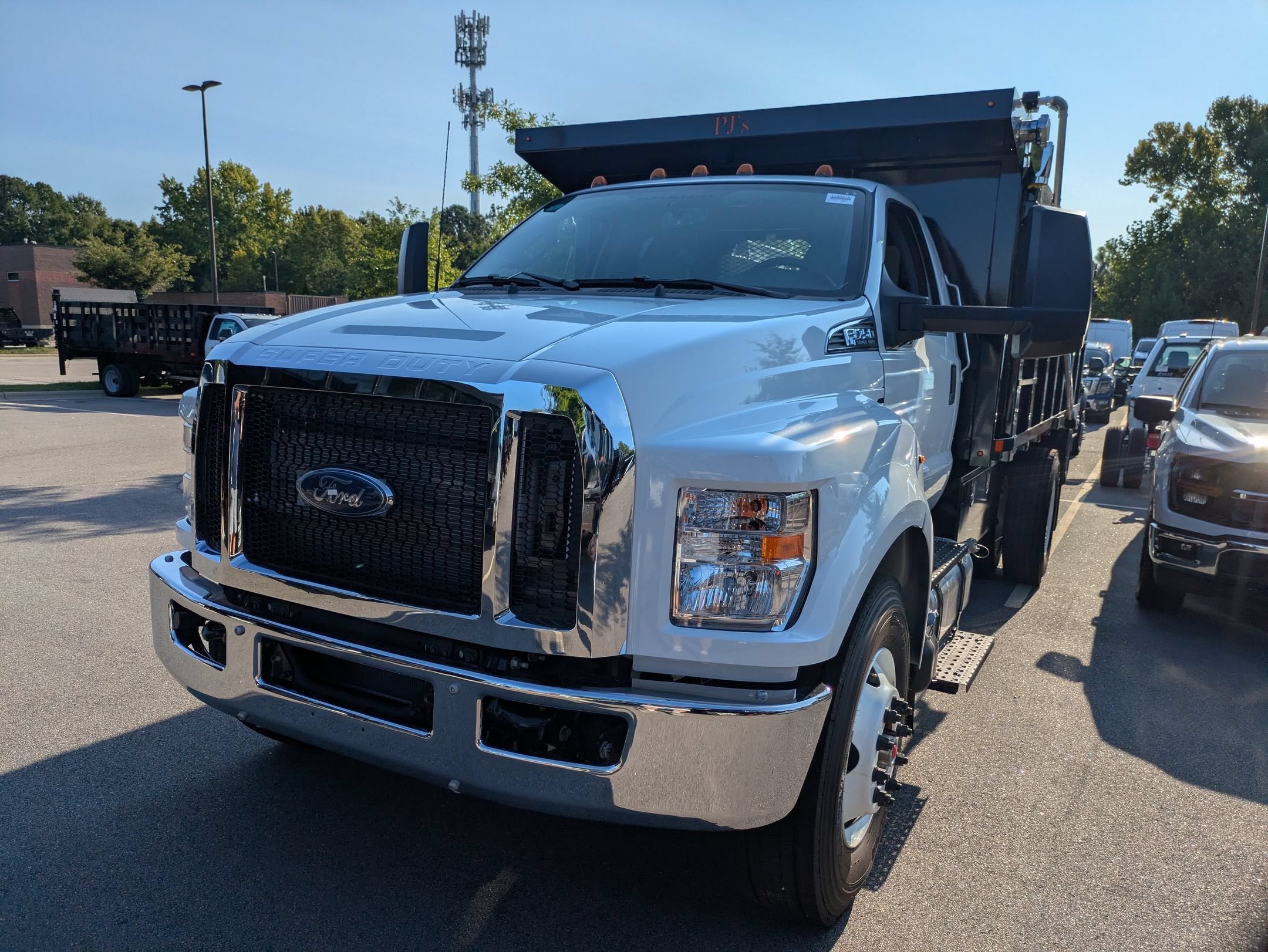 2027 Ford F-750SD Base
