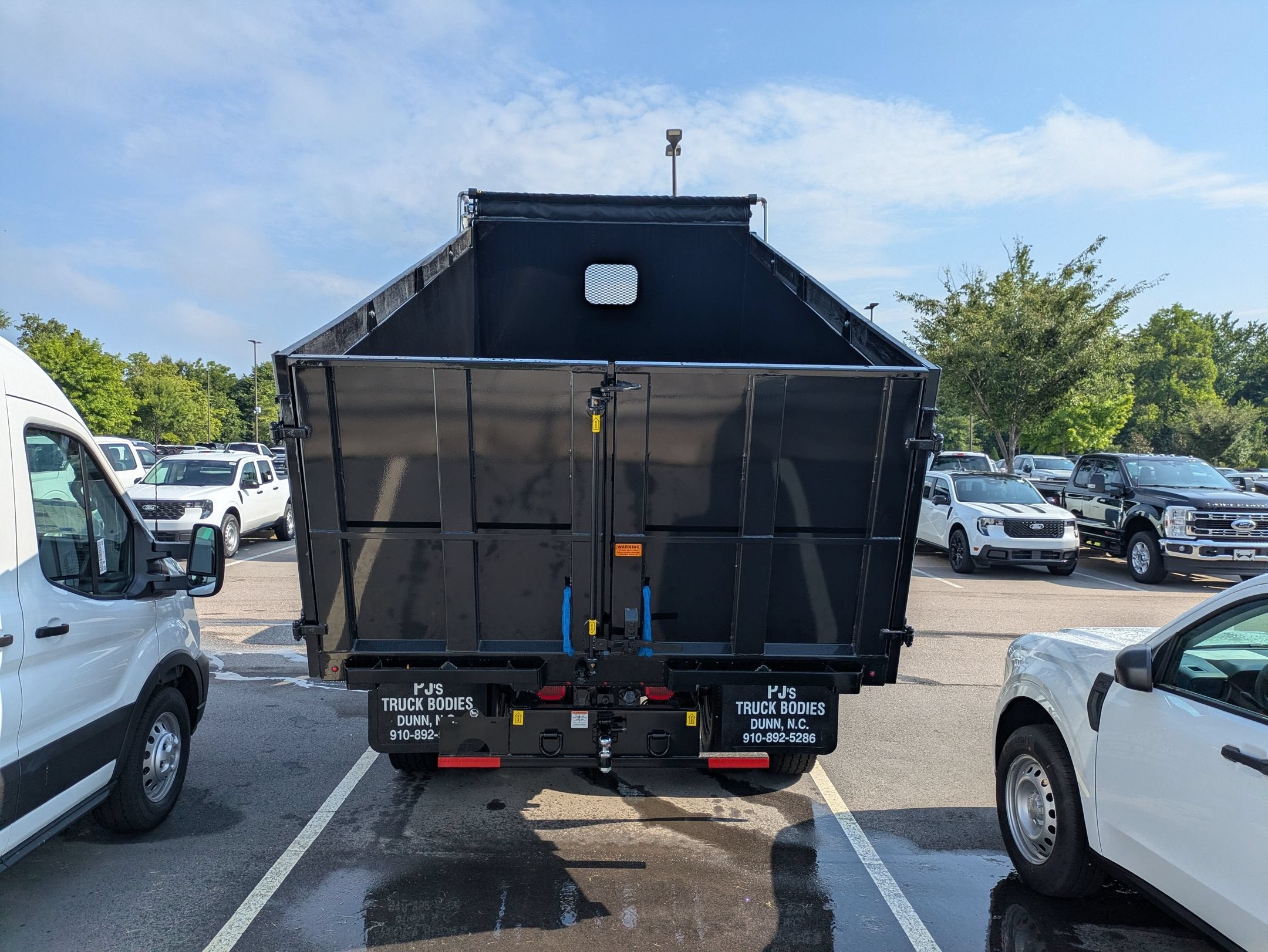 2027 Ford F-750SD Base