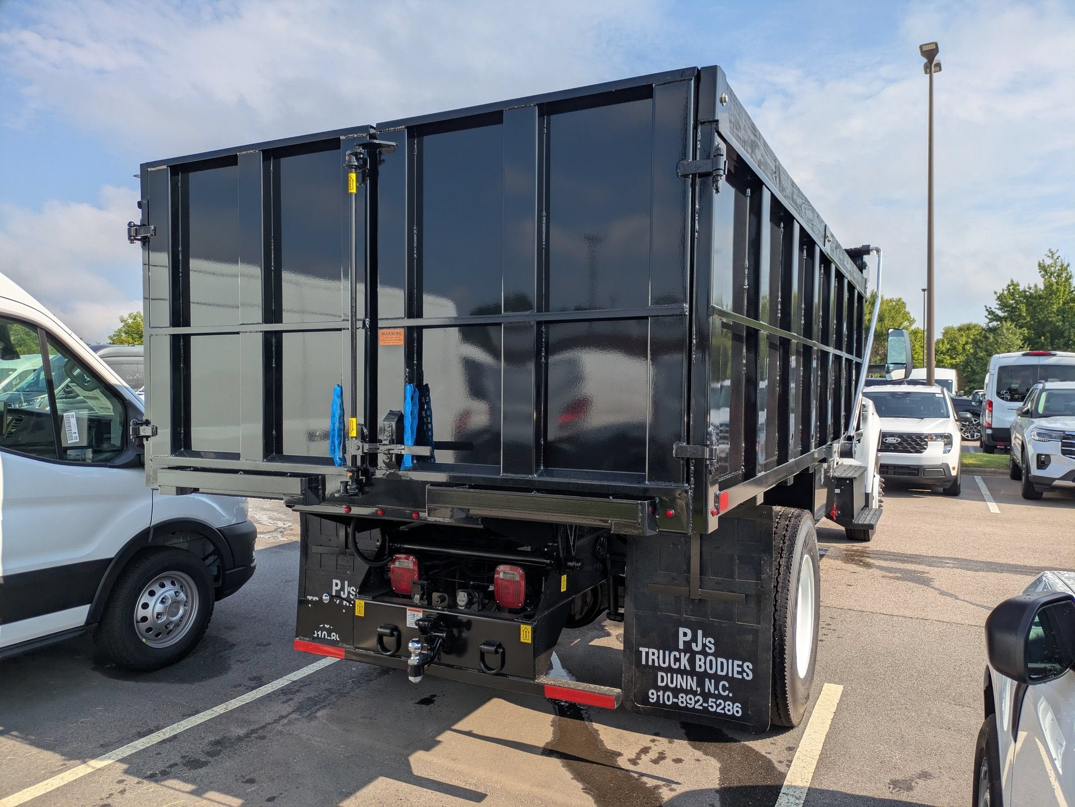 2027 Ford F-750SD Base
