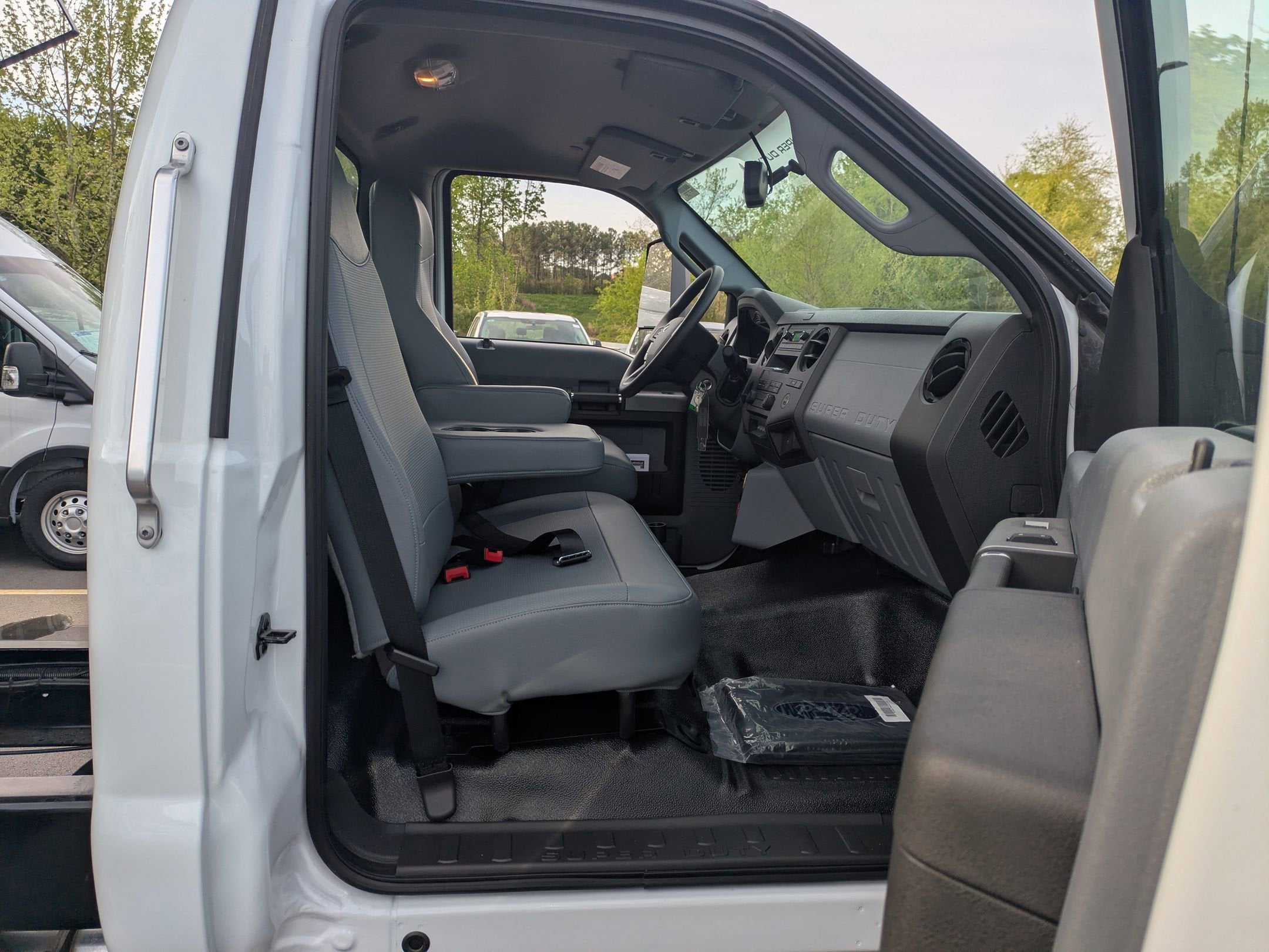 2027 Ford F-750SD Base