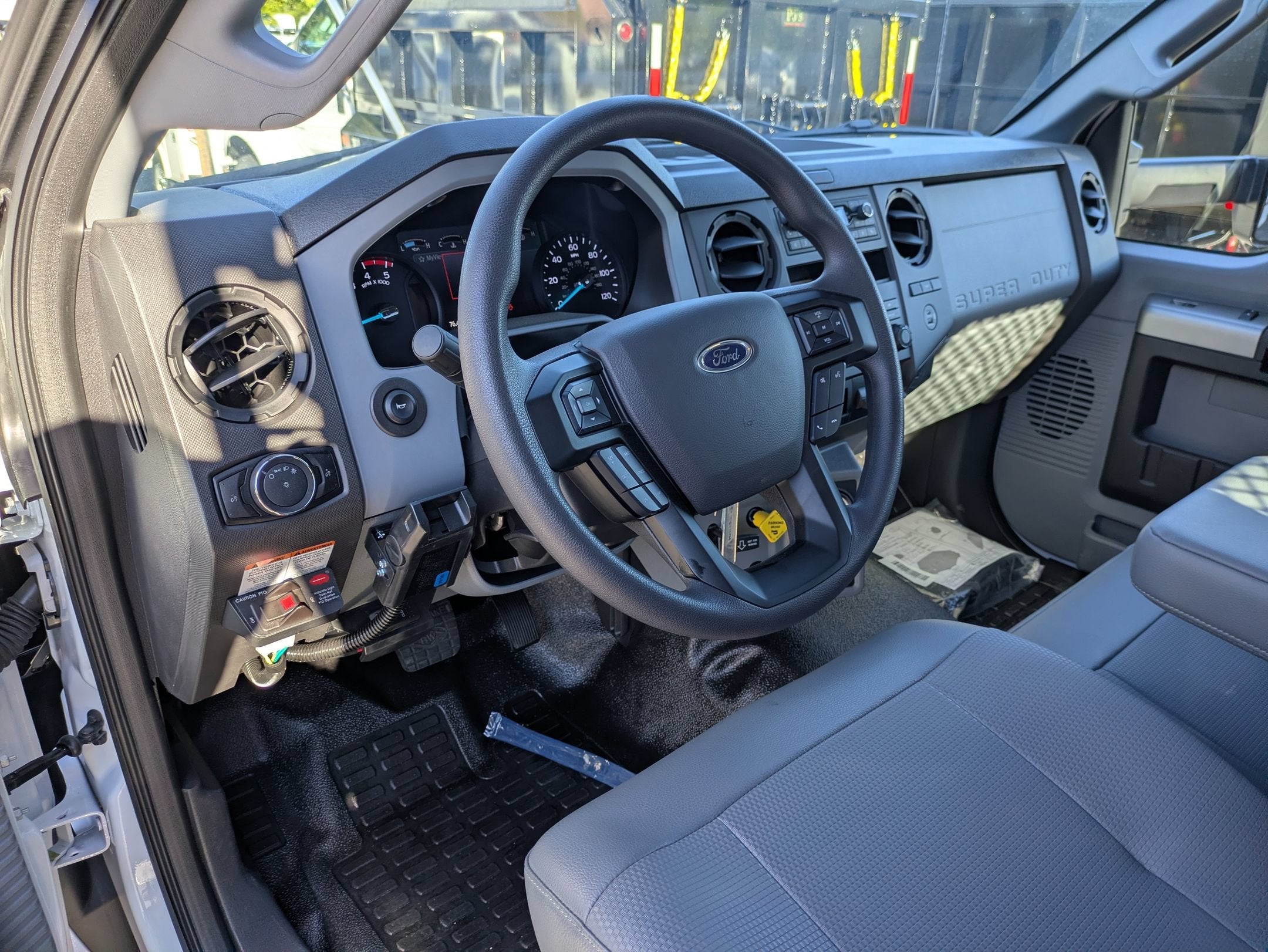 2027 Ford F-750SD Base