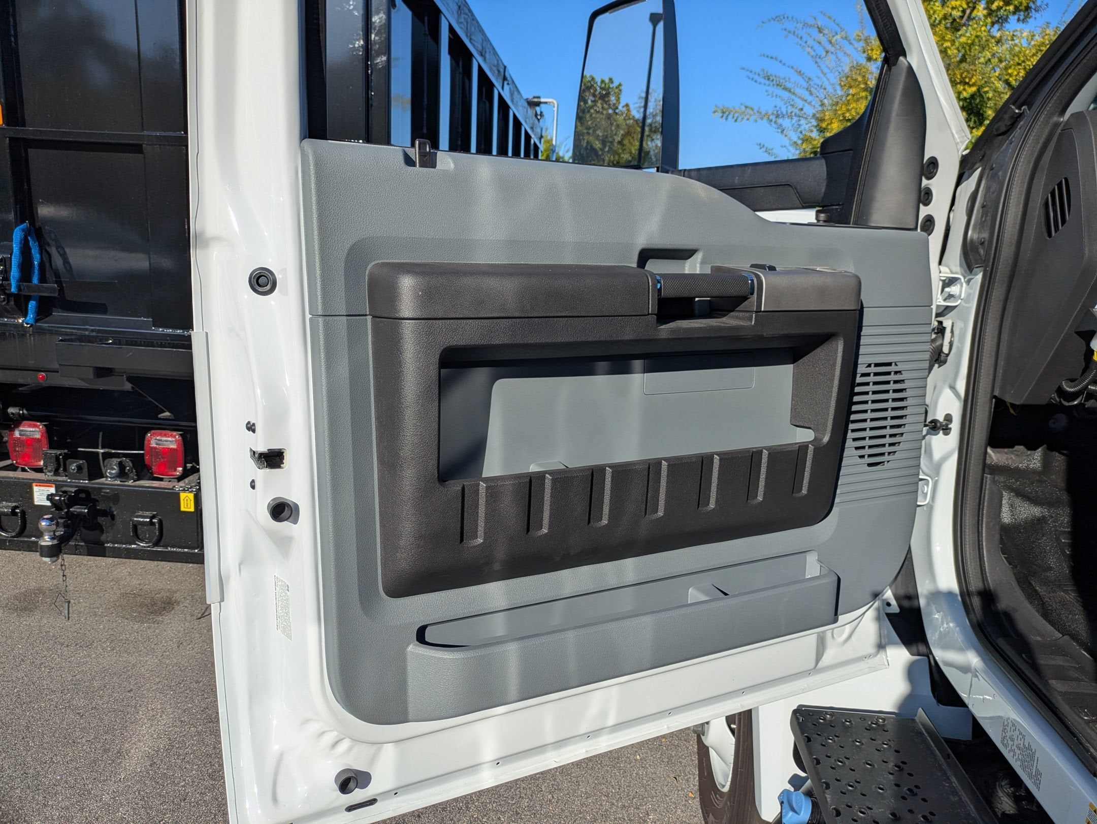 2027 Ford F-750SD Base