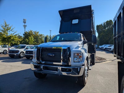2027 Ford F-750SD Base