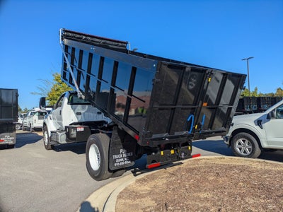 2027 Ford F-750SD Base