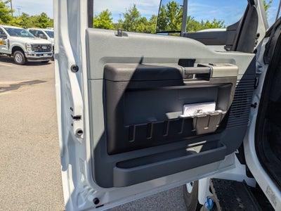 2027 Ford F-750SD Base