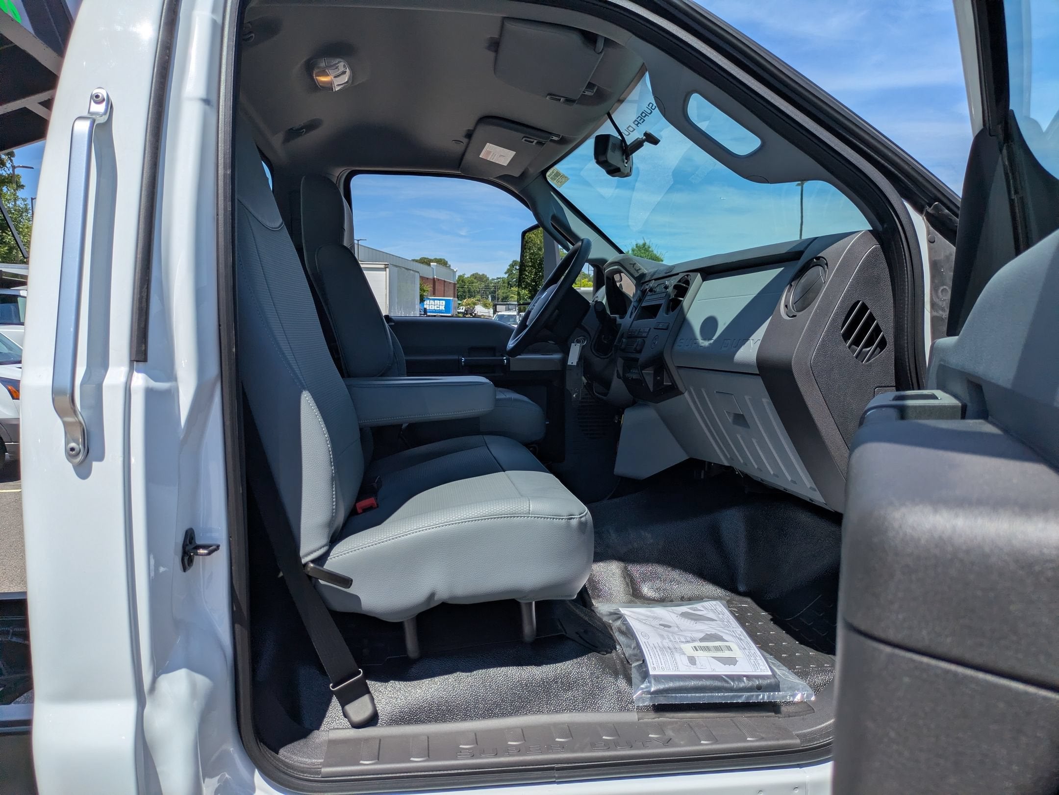 2027 Ford F-750SD Base