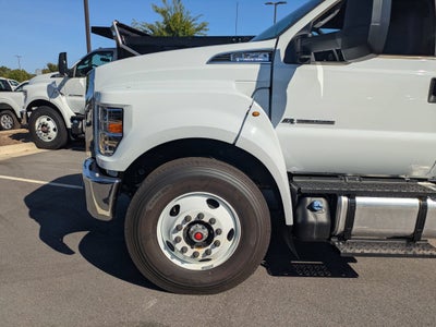 2027 Ford F-750SD Base