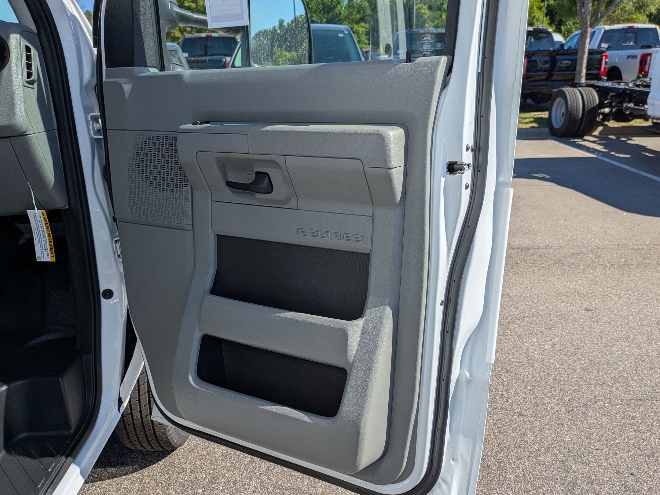2027 Ford E-Series Cutaway Base