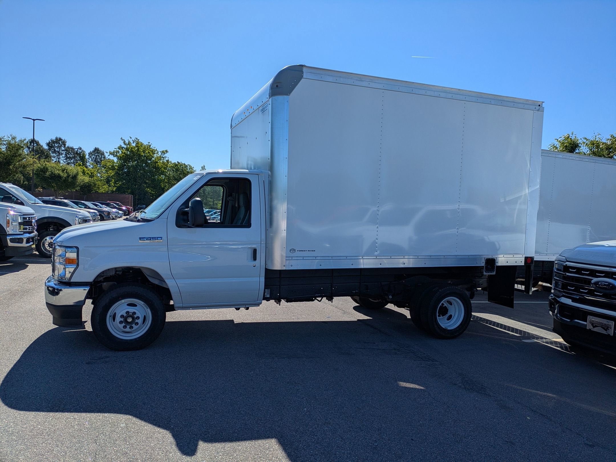 2027 Ford E-Series Cutaway Base