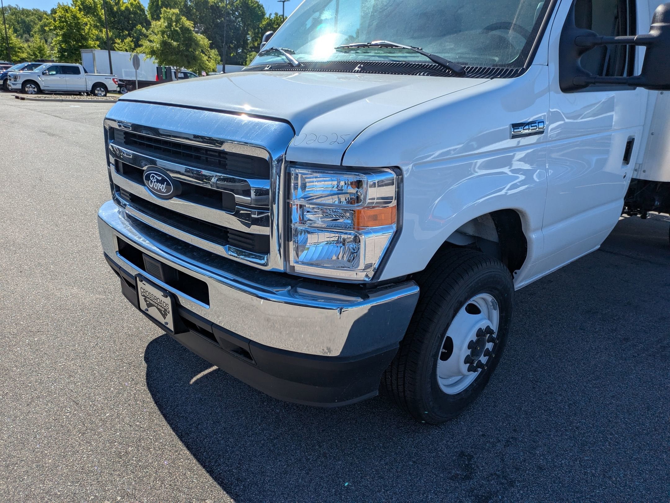 2027 Ford E-Series Cutaway Base
