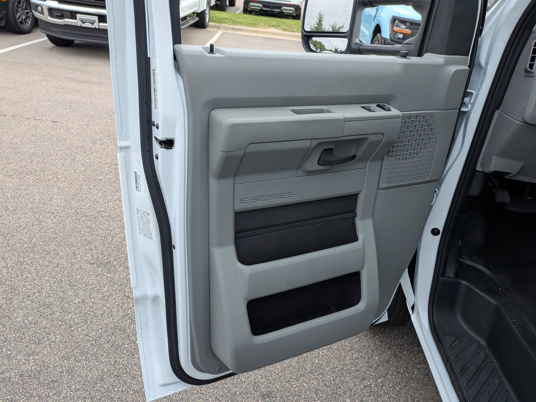 2027 Ford E-Series Cutaway Base