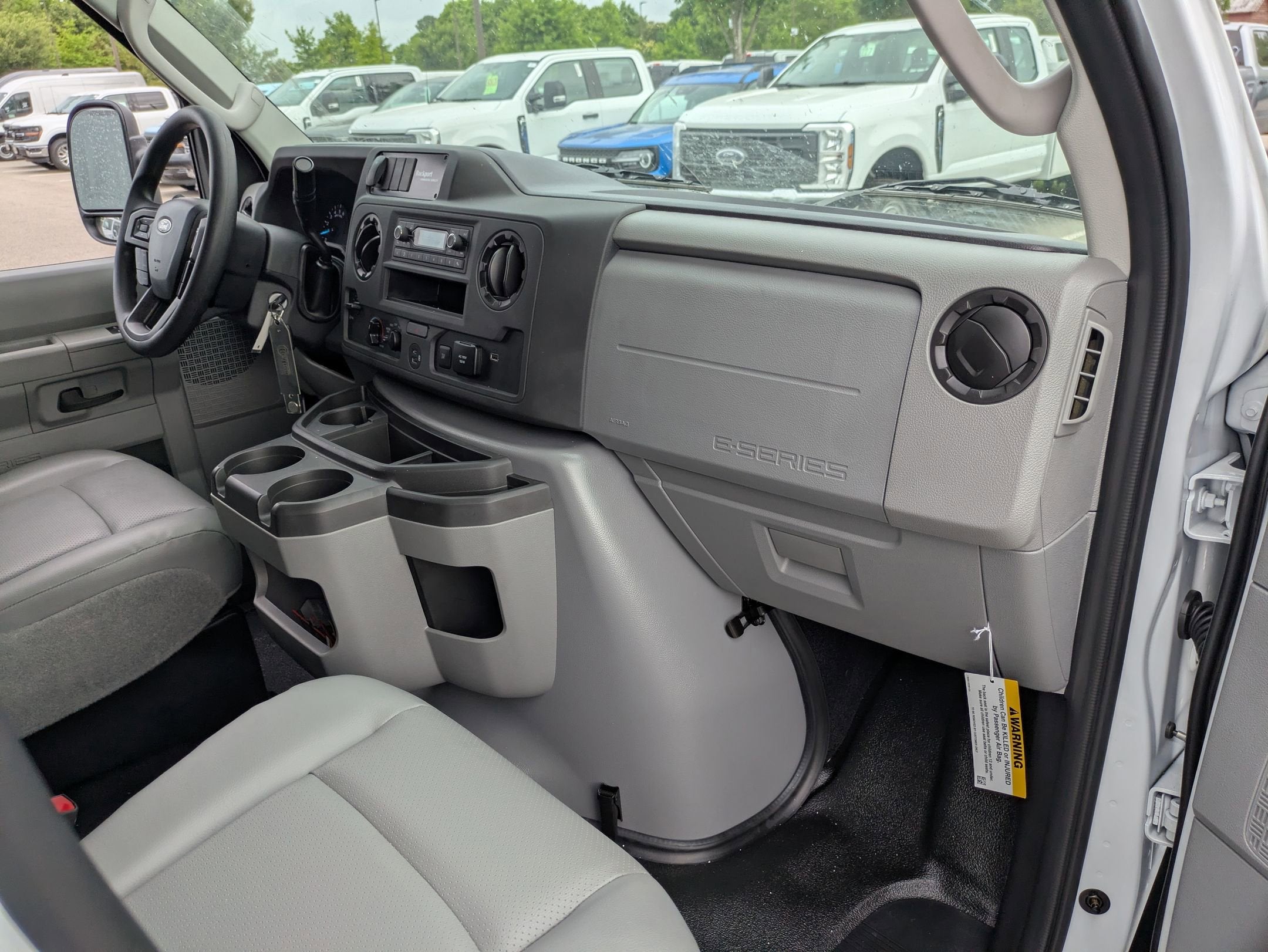 2027 Ford E-Series Cutaway Base