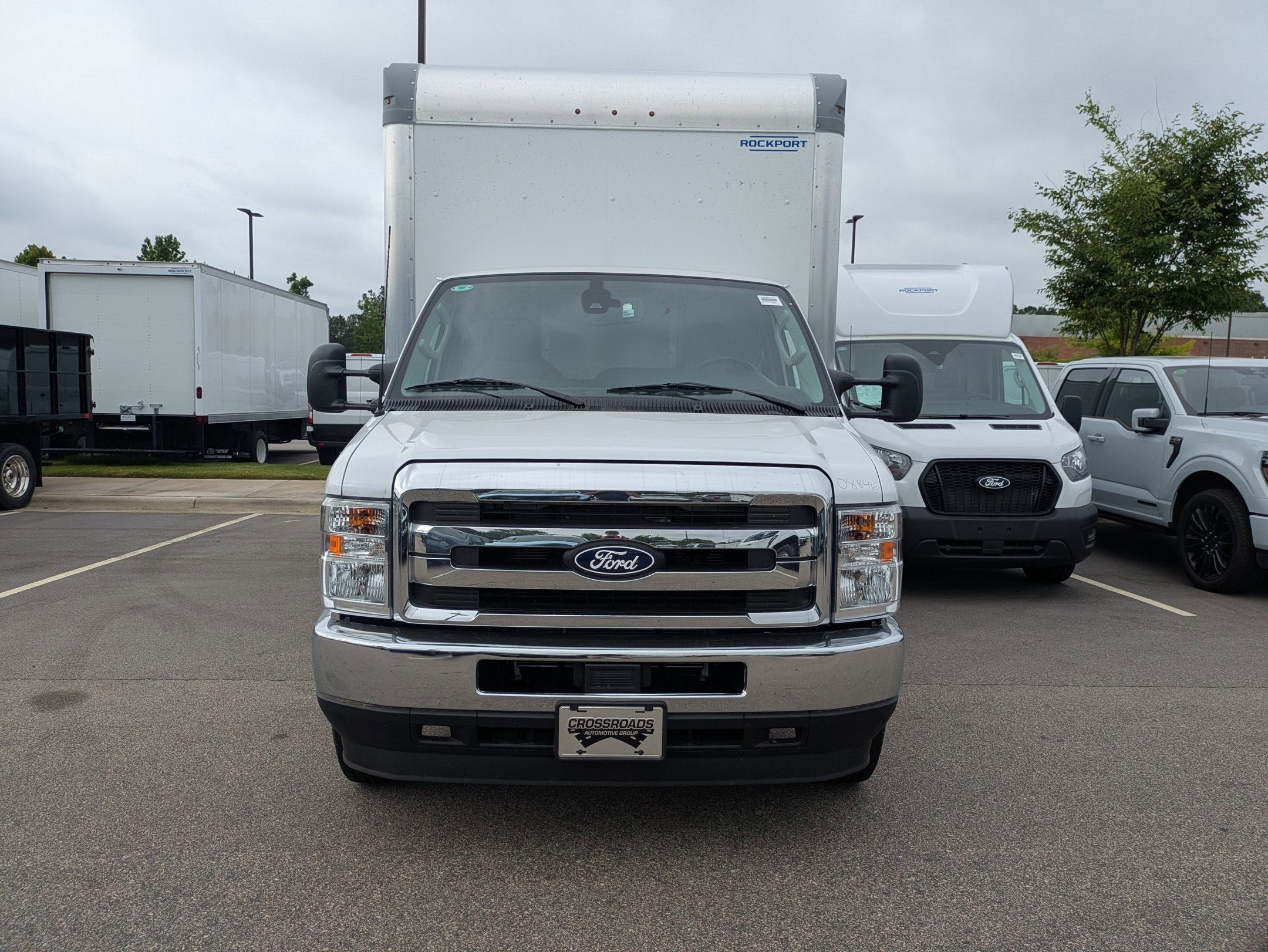 2027 Ford E-Series Cutaway Base