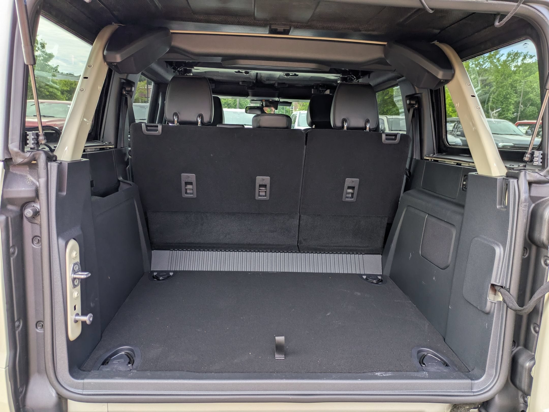 2026 Ford Bronco Outer Banks - Crossroads Courtesy Demo