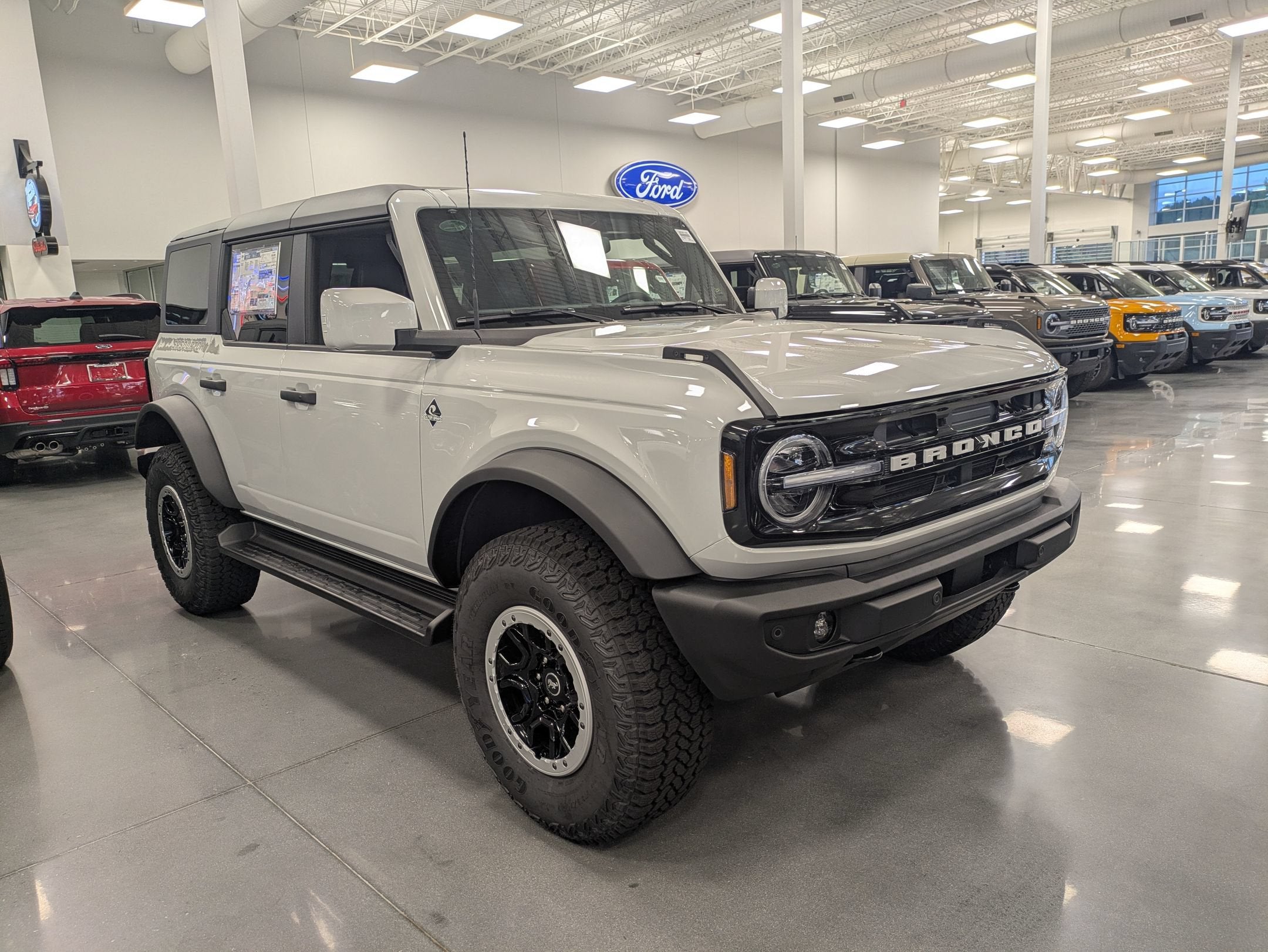 2026 Ford Bronco Outer Banks