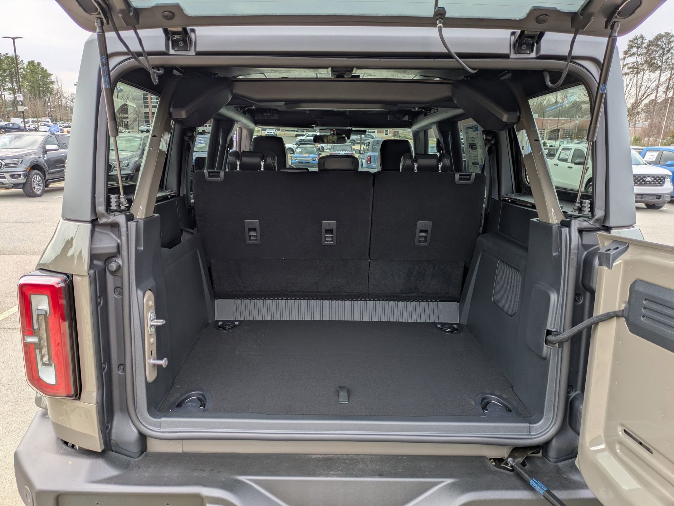 2025 Ford Bronco Outer Banks