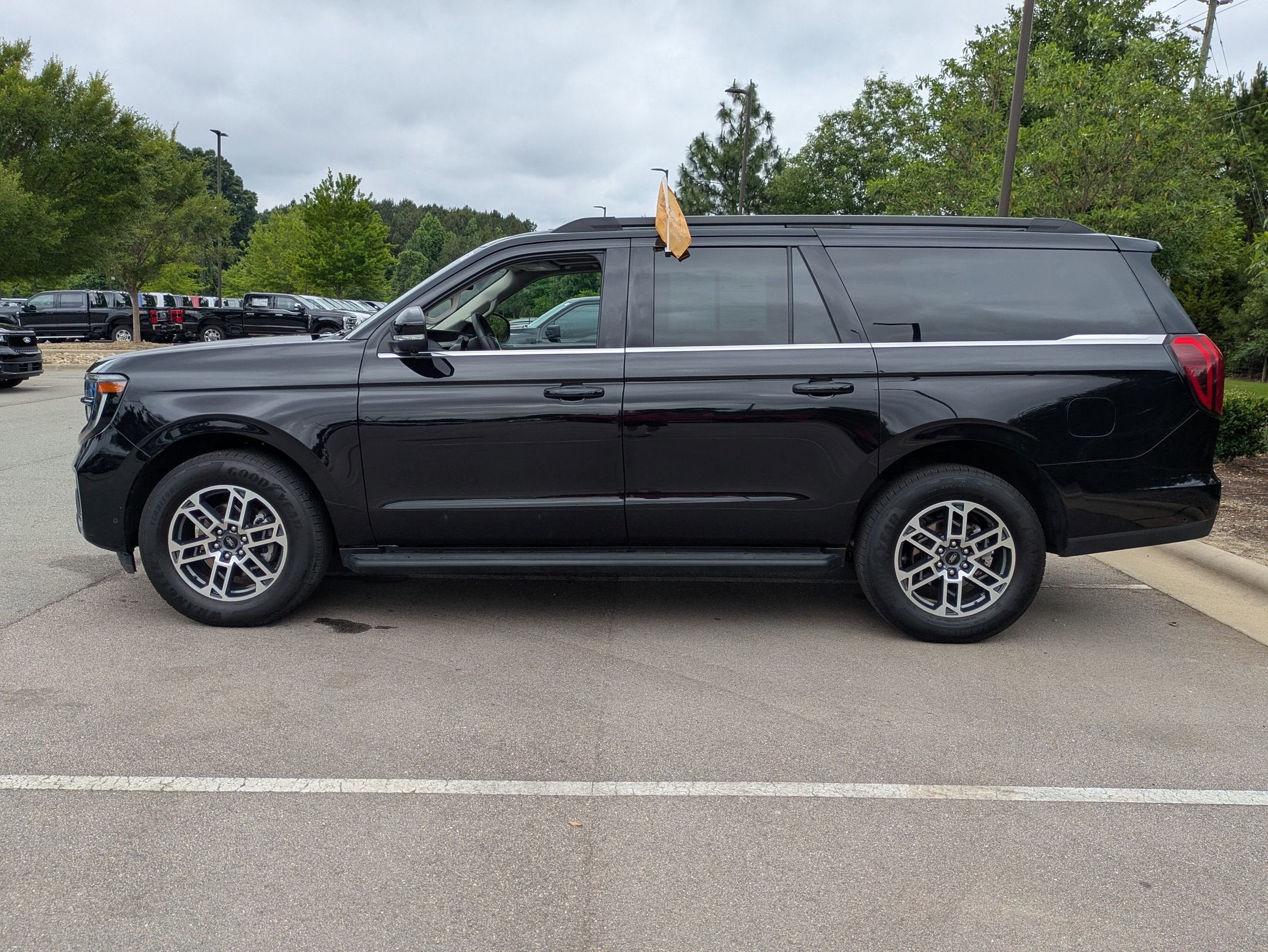 2025 Ford Expedition Max Active