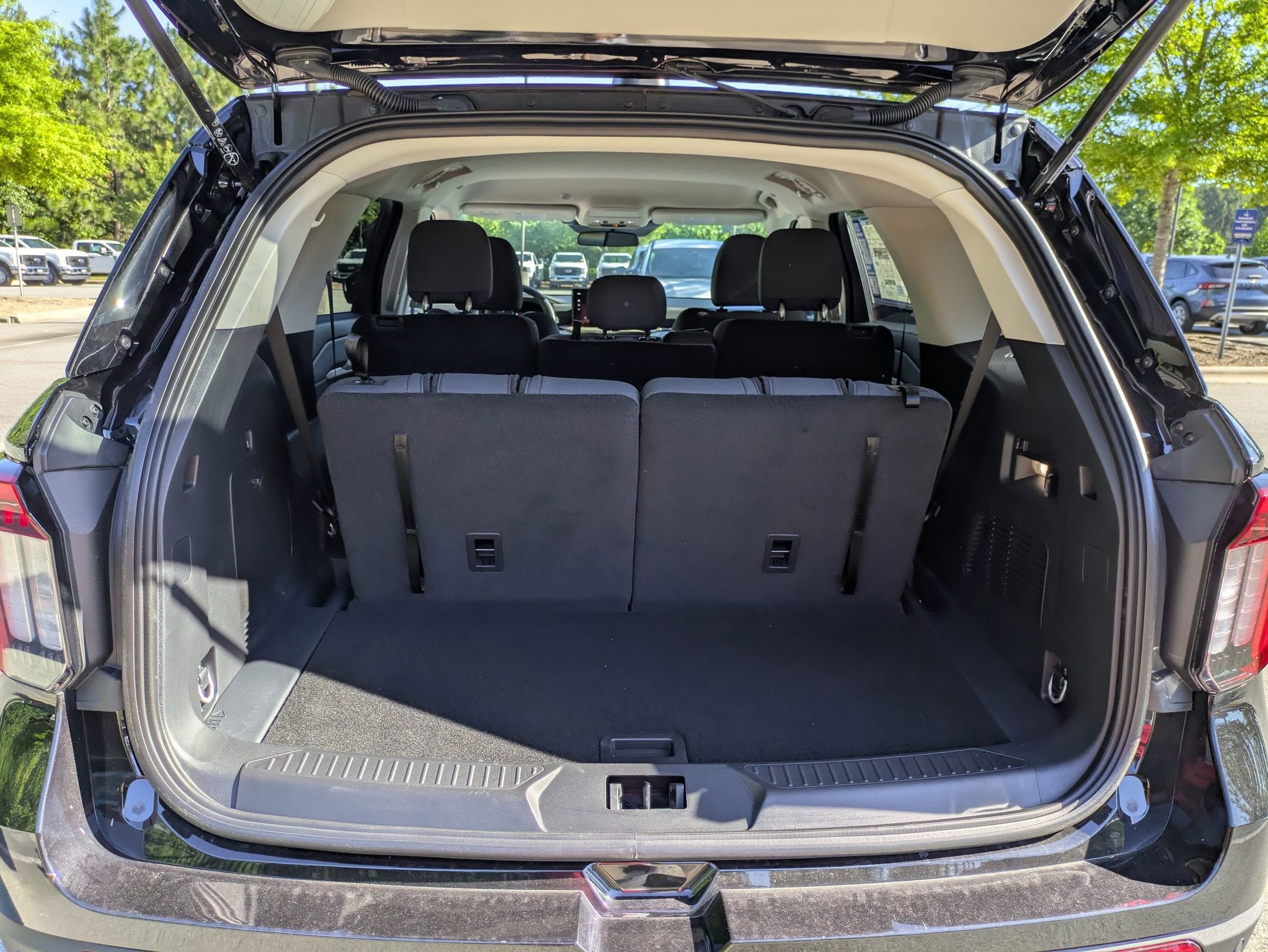 2026 Ford Explorer Active w/100A Pkg - Crossroads Courtesy Demo