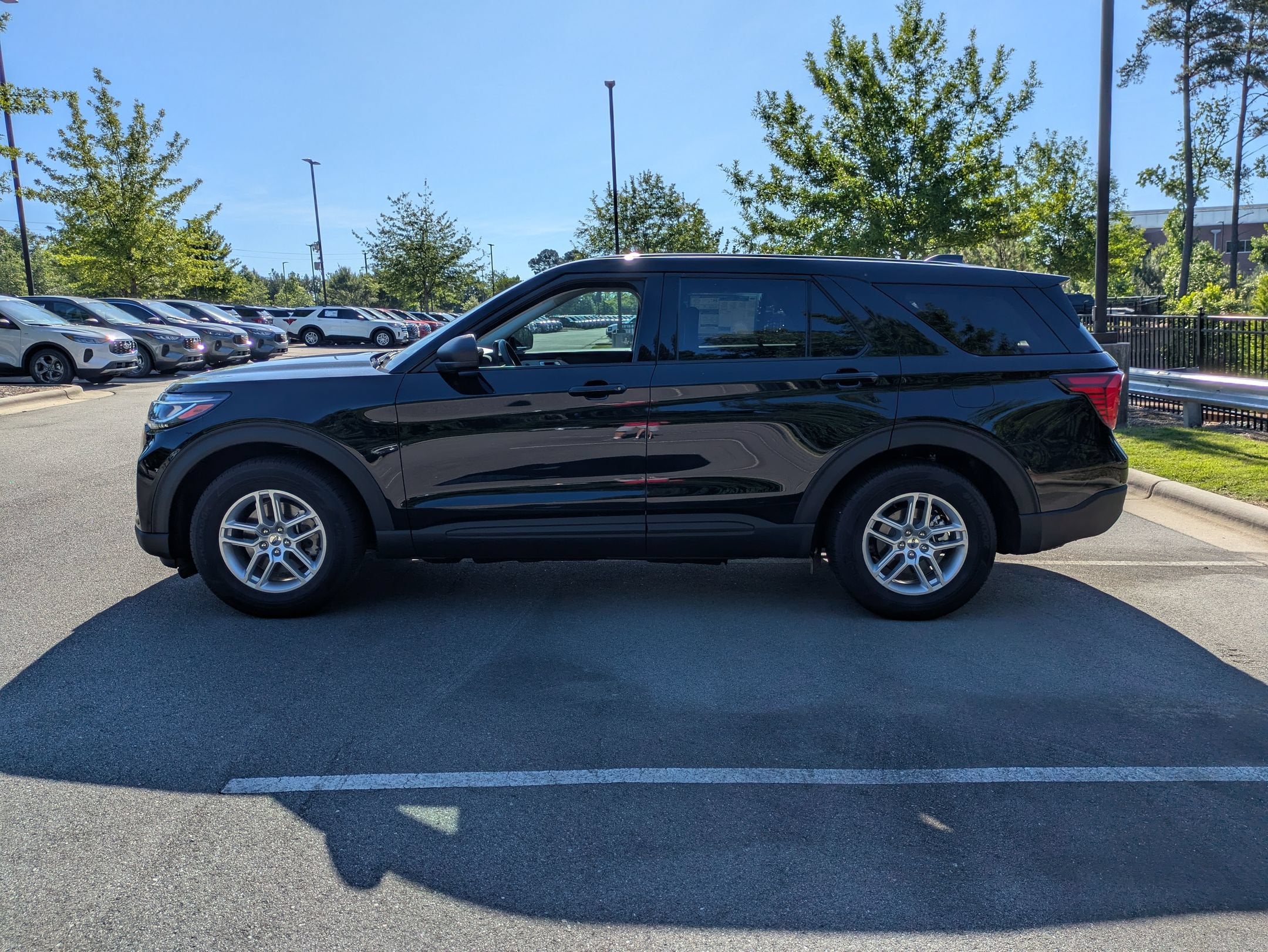 2026 Ford Explorer Active w/100A Pkg - Crossroads Courtesy Demo