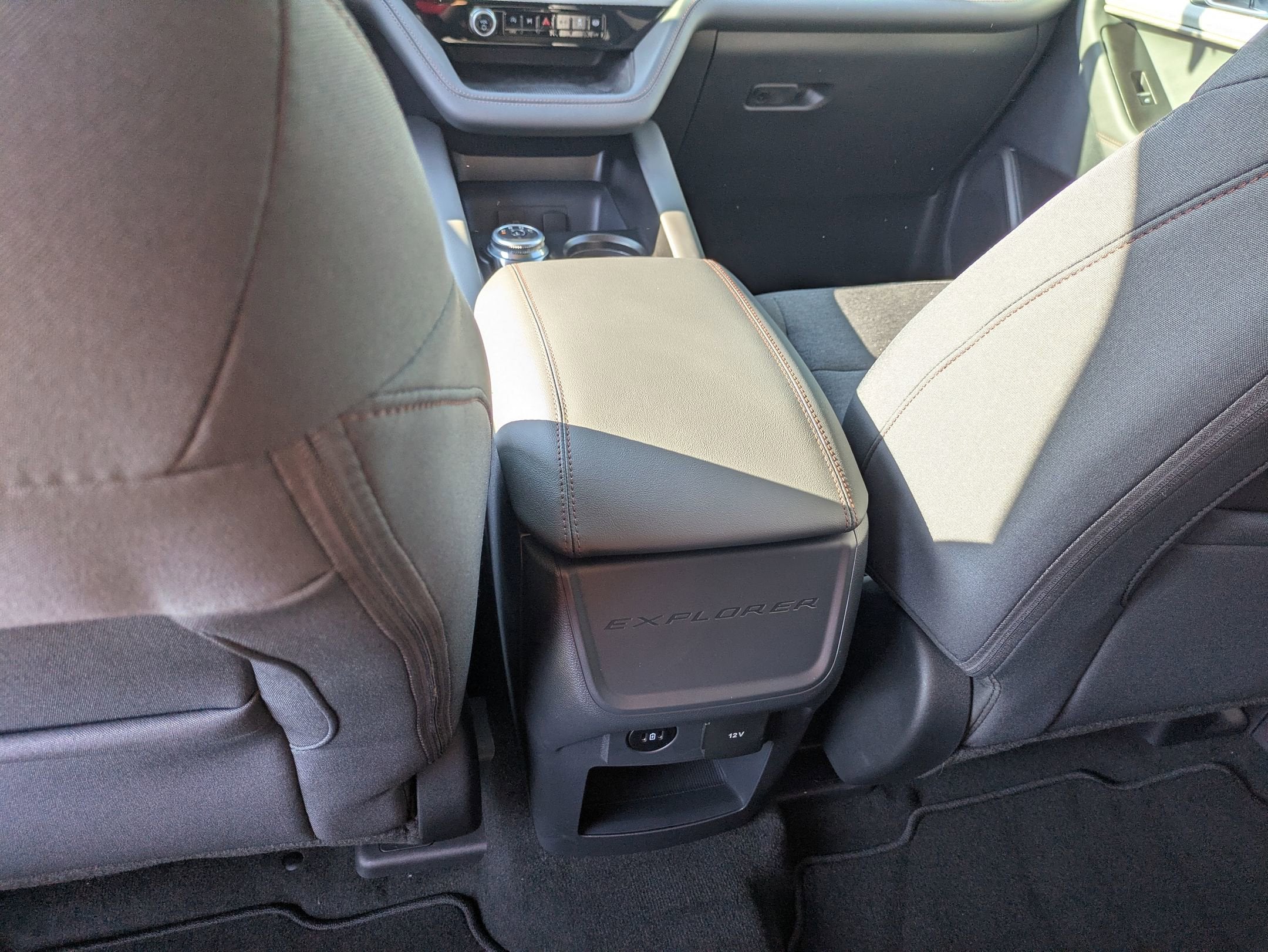 2026 Ford Explorer Active w/100A Pkg - Crossroads Courtesy Demo