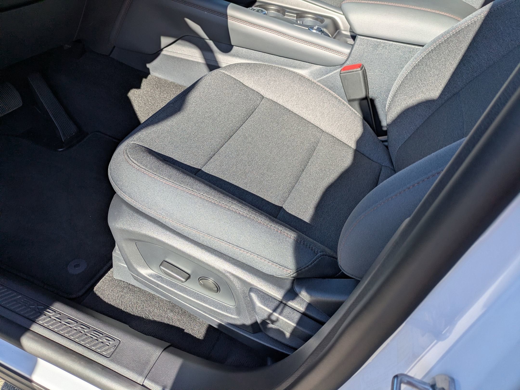 2026 Ford Explorer Active w/100A Pkg - Crossroads Courtesy Demo