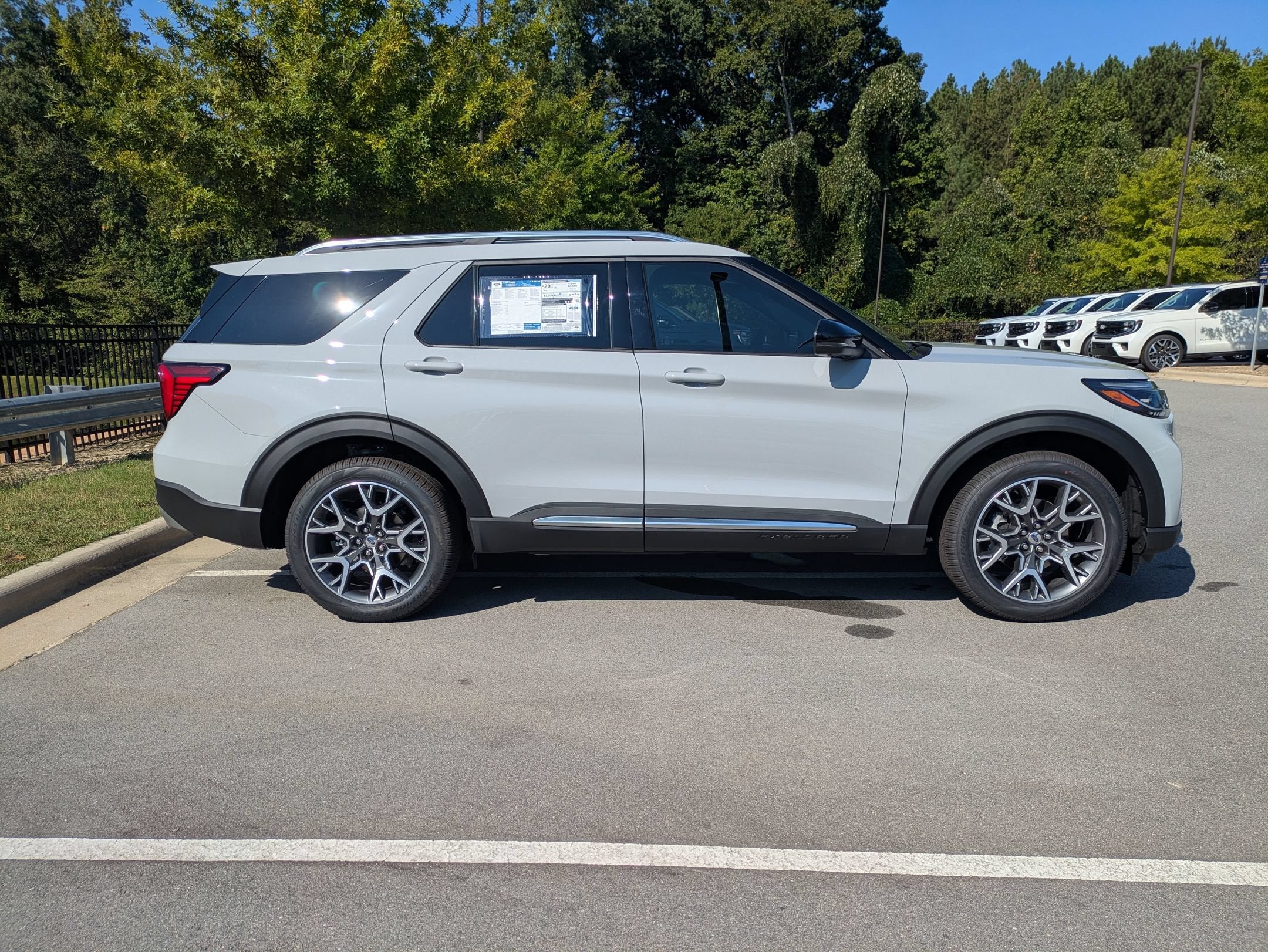 2027 Ford Explorer Platinum