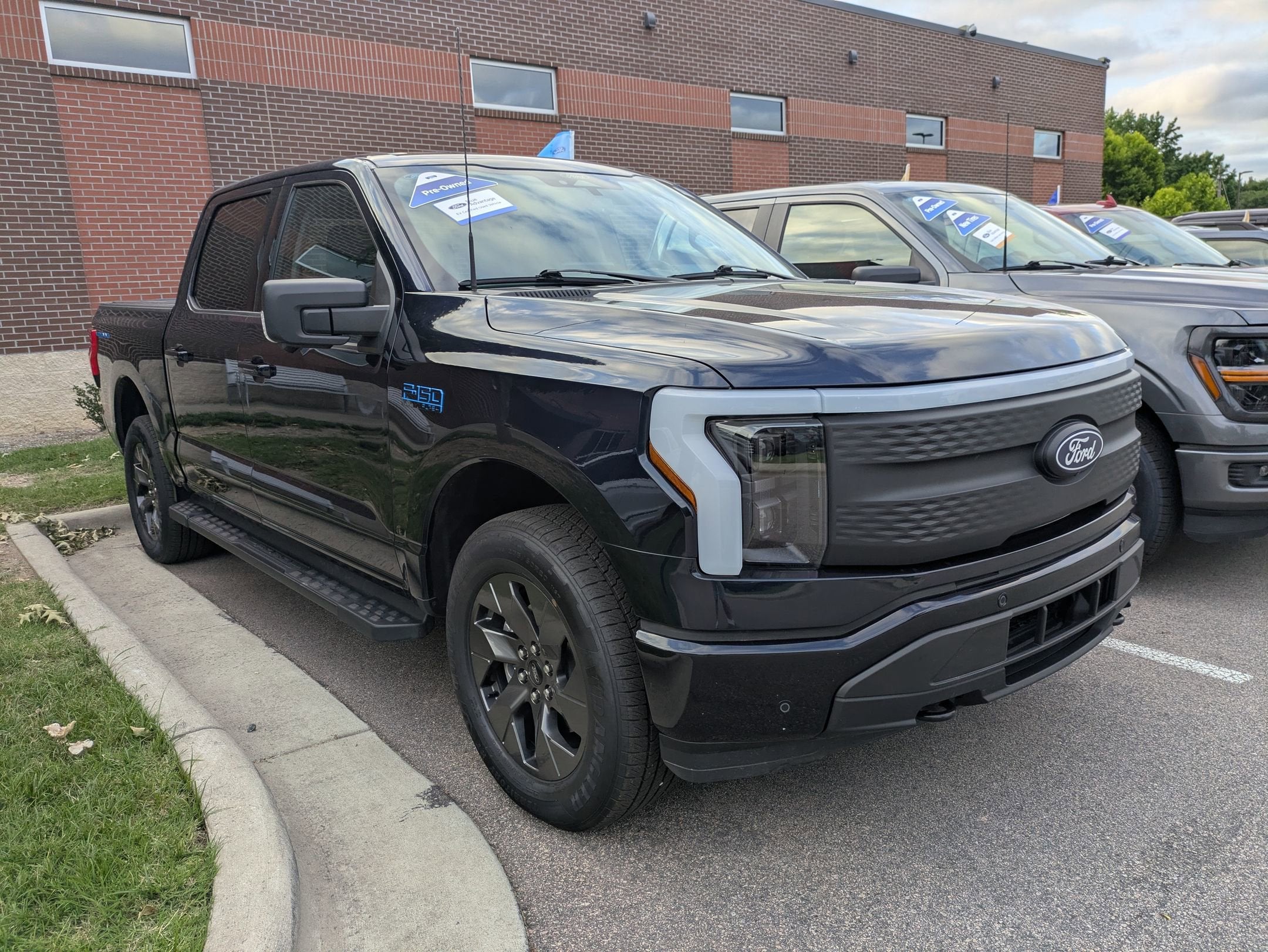 2024 Ford F-150 Lightning Flash