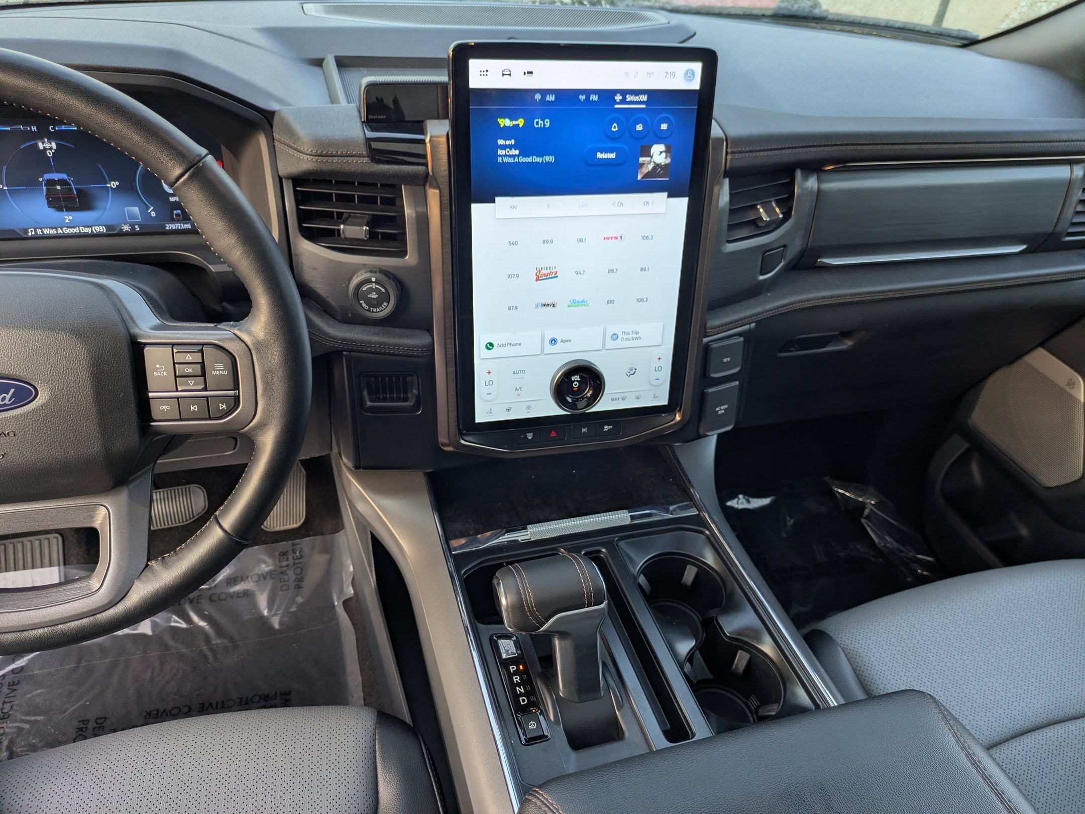 2024 Ford F-150 Lightning LARIAT