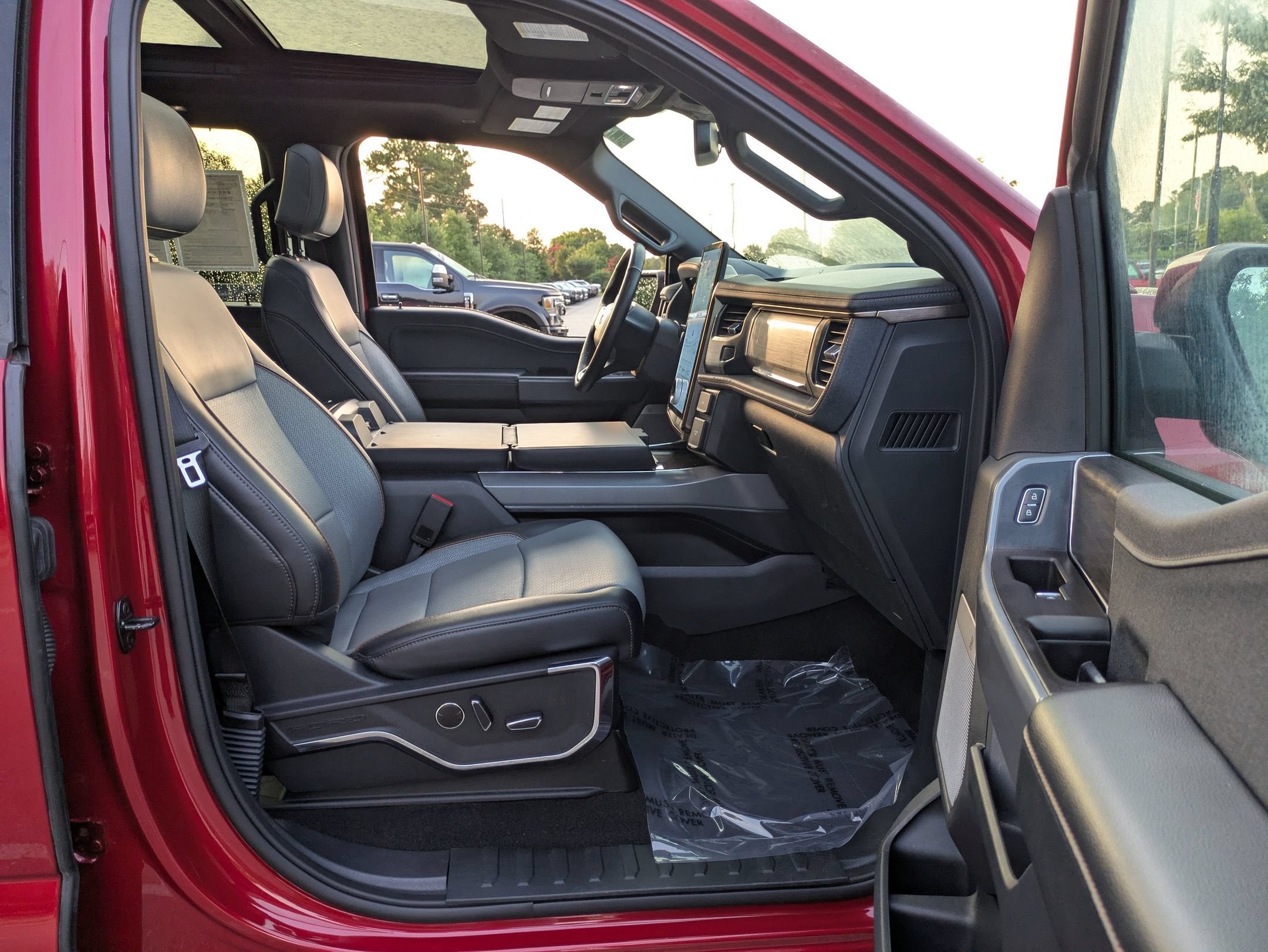 2024 Ford F-150 Lightning LARIAT