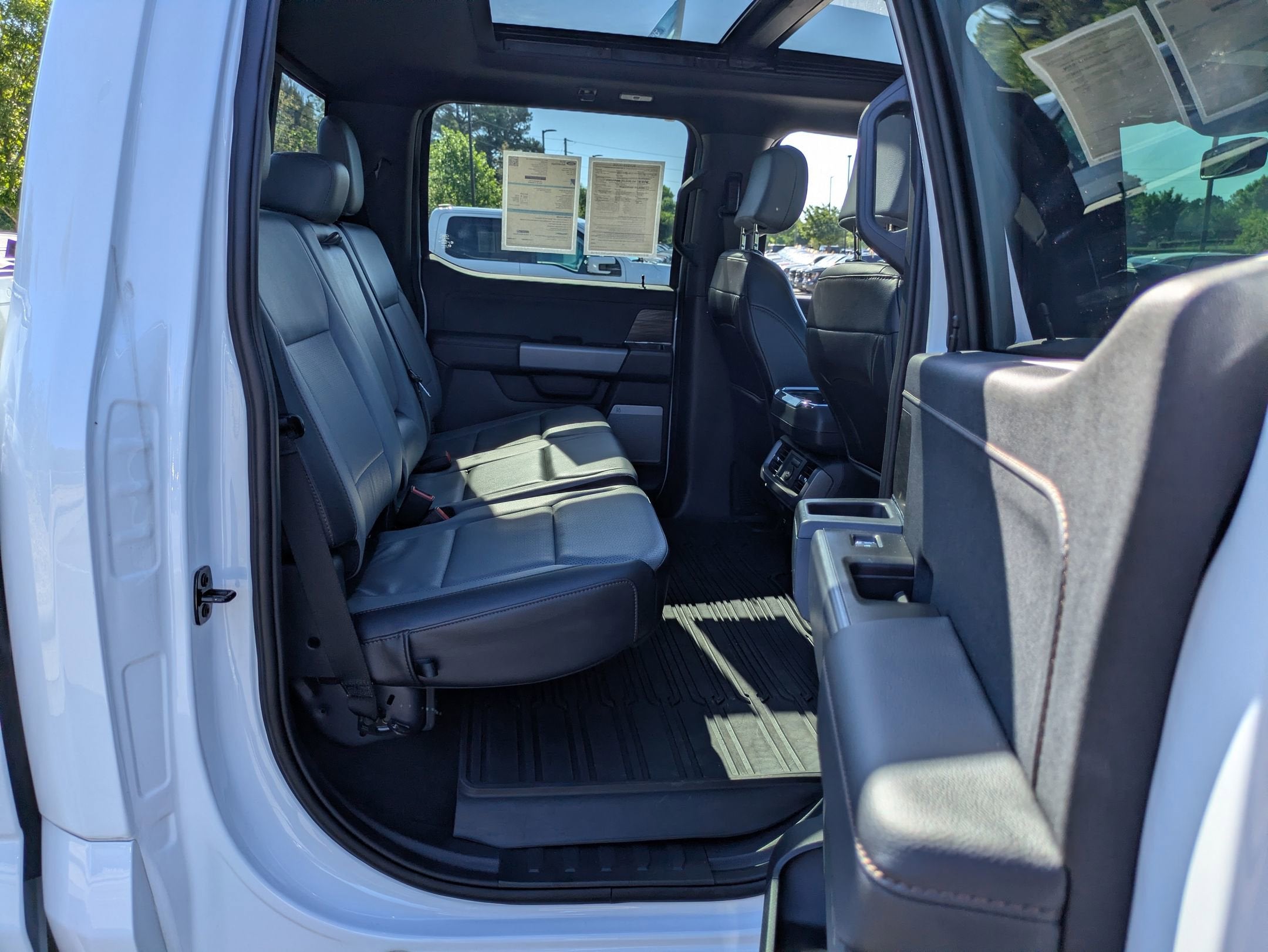 2025 Ford F-150 Lightning LARIAT