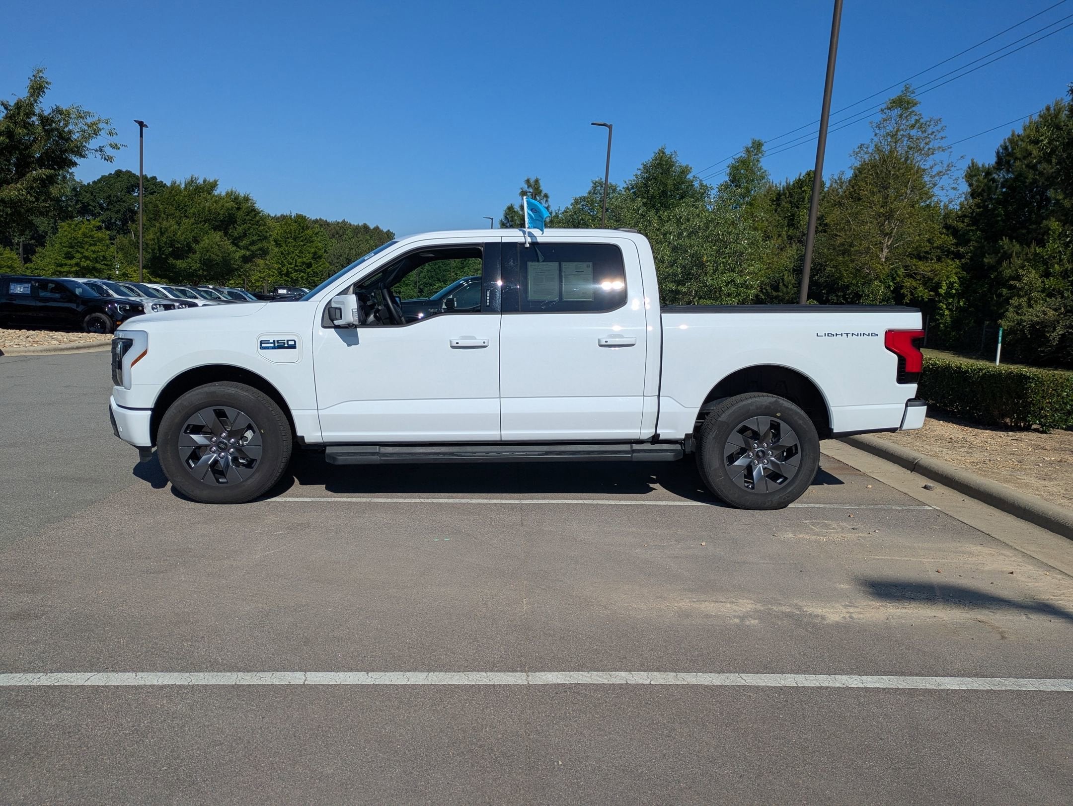2025 Ford F-150 Lightning LARIAT