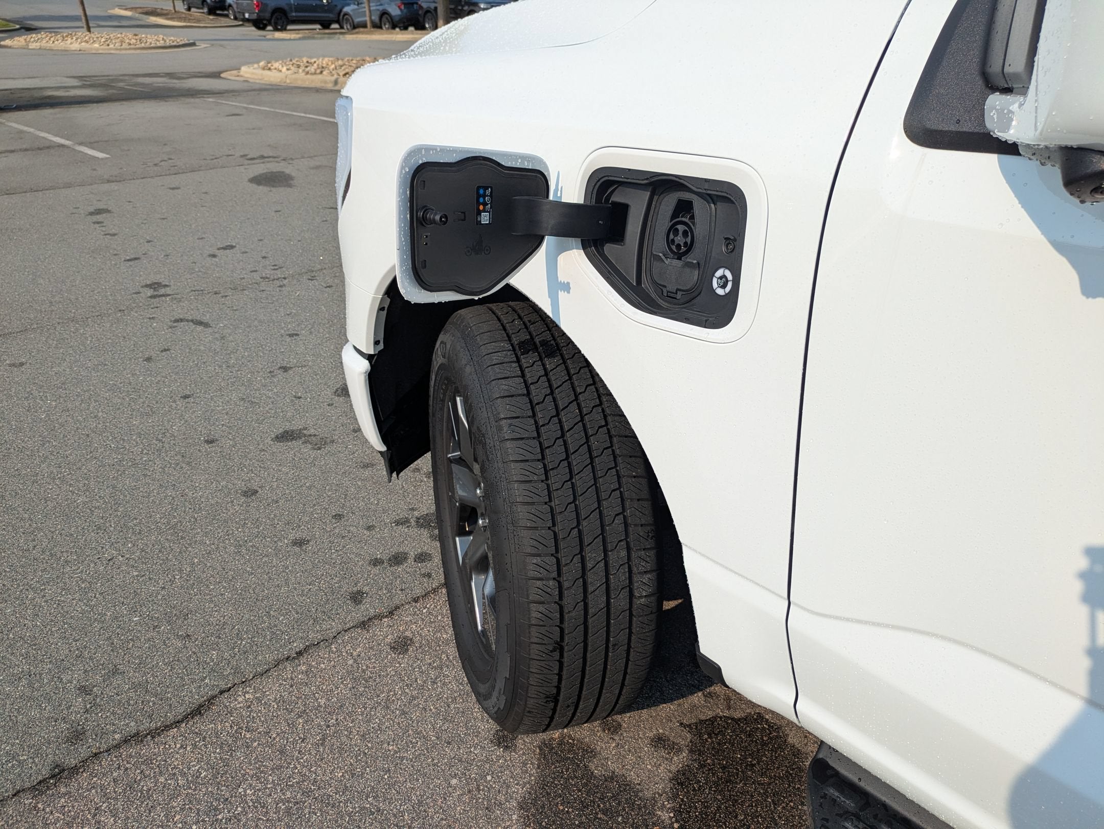 2025 Ford F-150 Lightning LARIAT