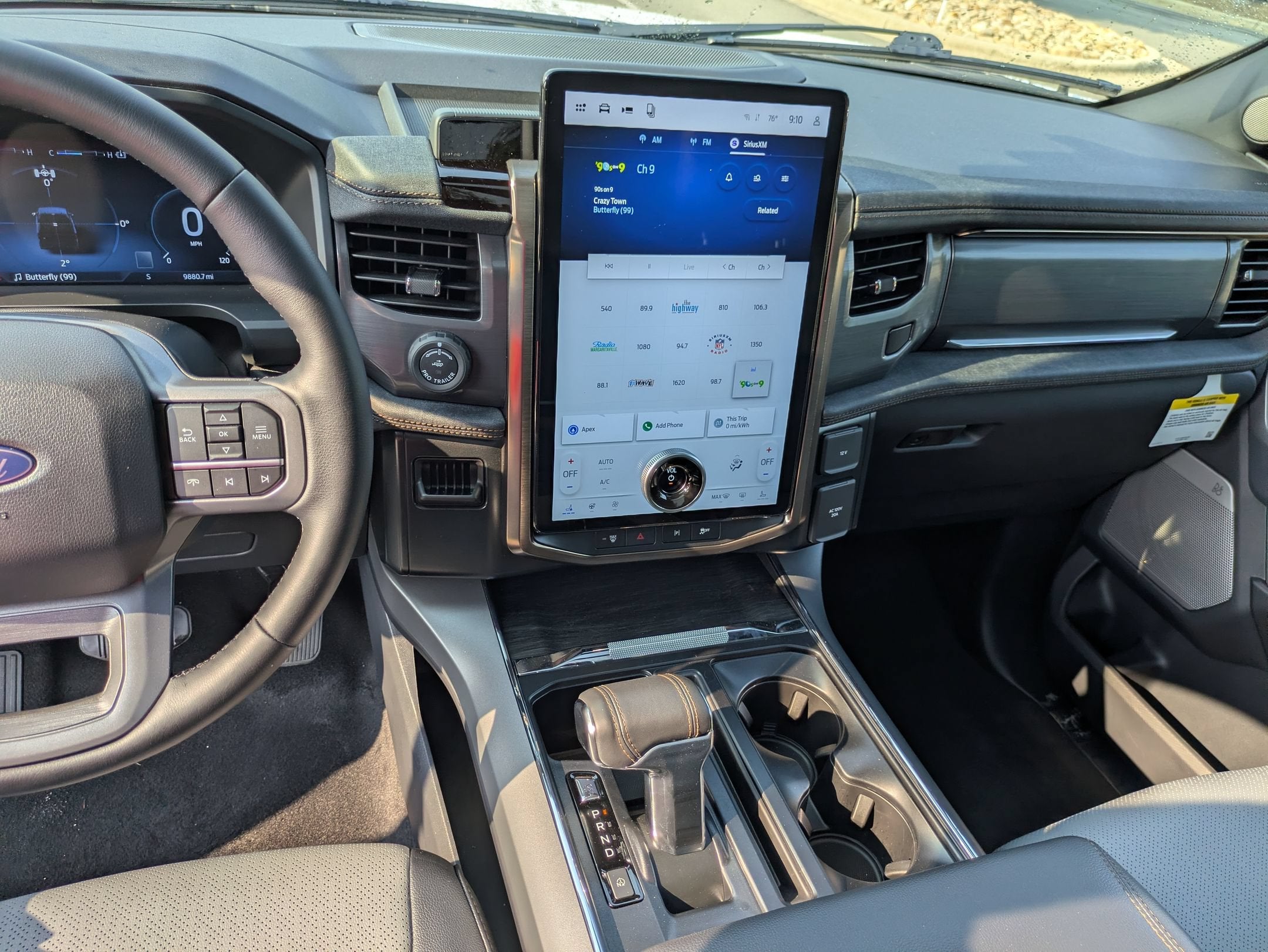 2025 Ford F-150 Lightning LARIAT