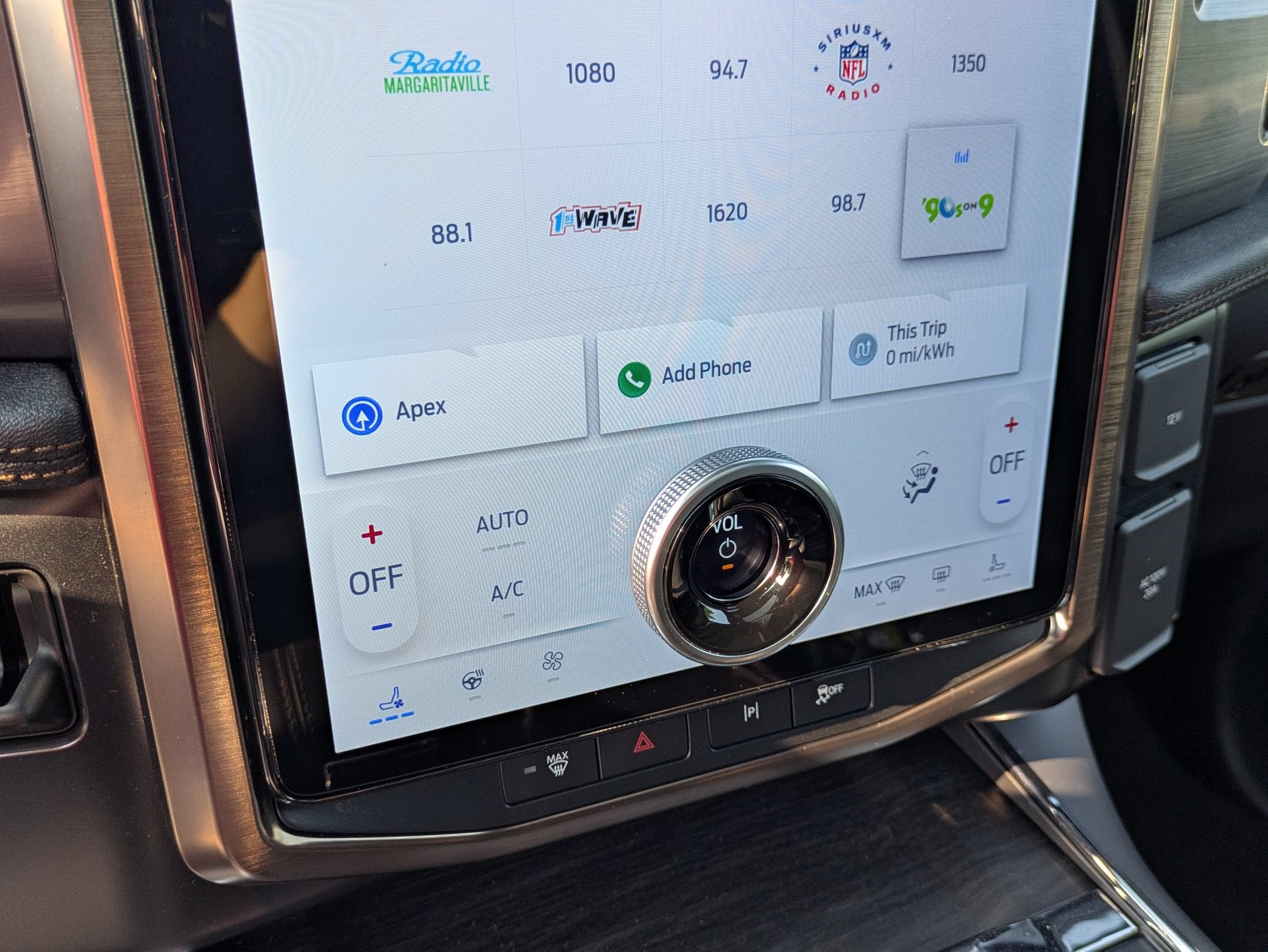 2025 Ford F-150 Lightning LARIAT
