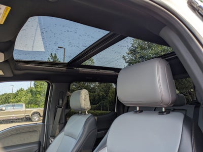 2025 Ford F-150 Lightning LARIAT