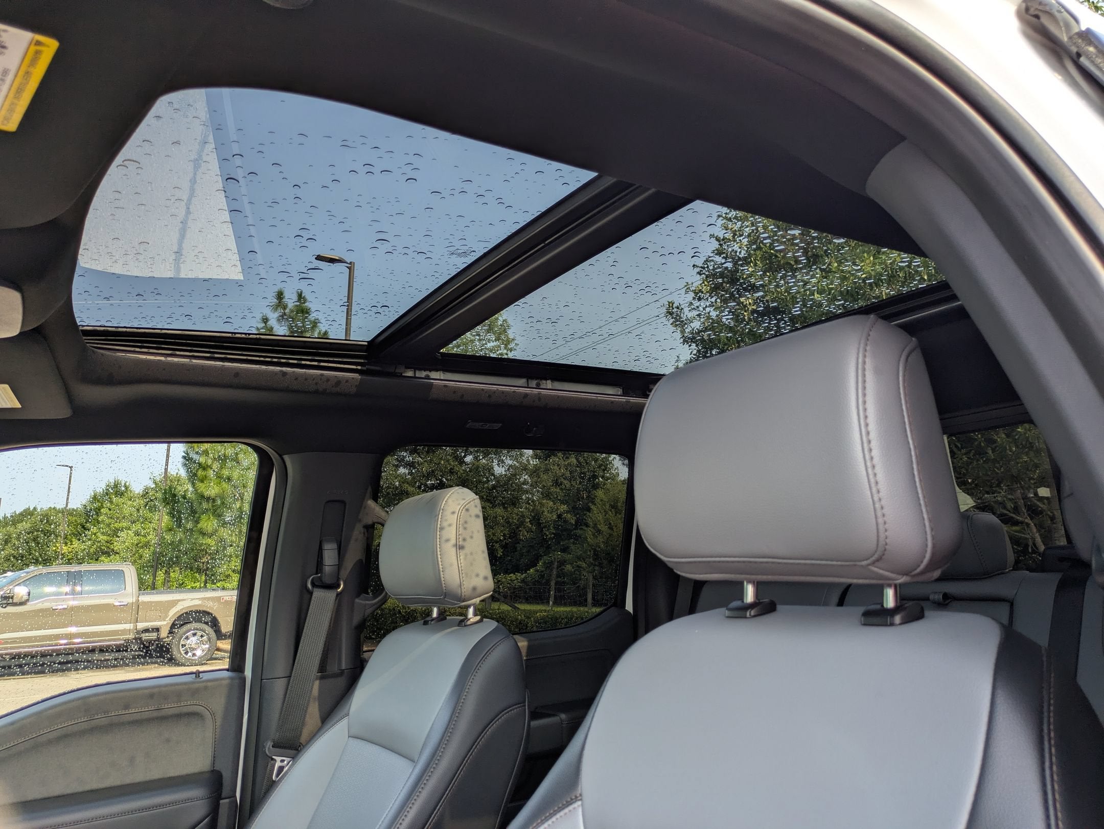 2025 Ford F-150 Lightning LARIAT