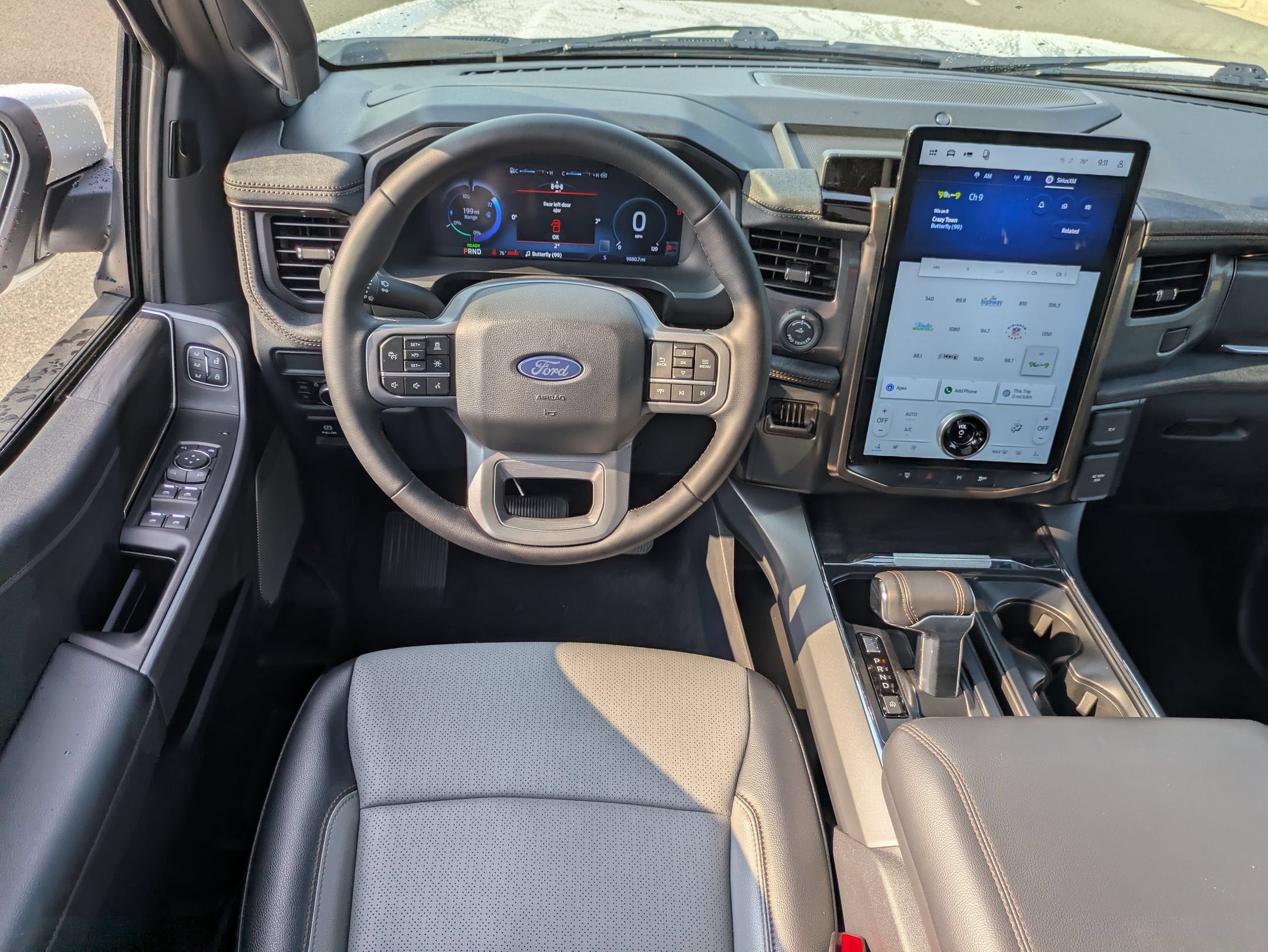 2025 Ford F-150 Lightning LARIAT