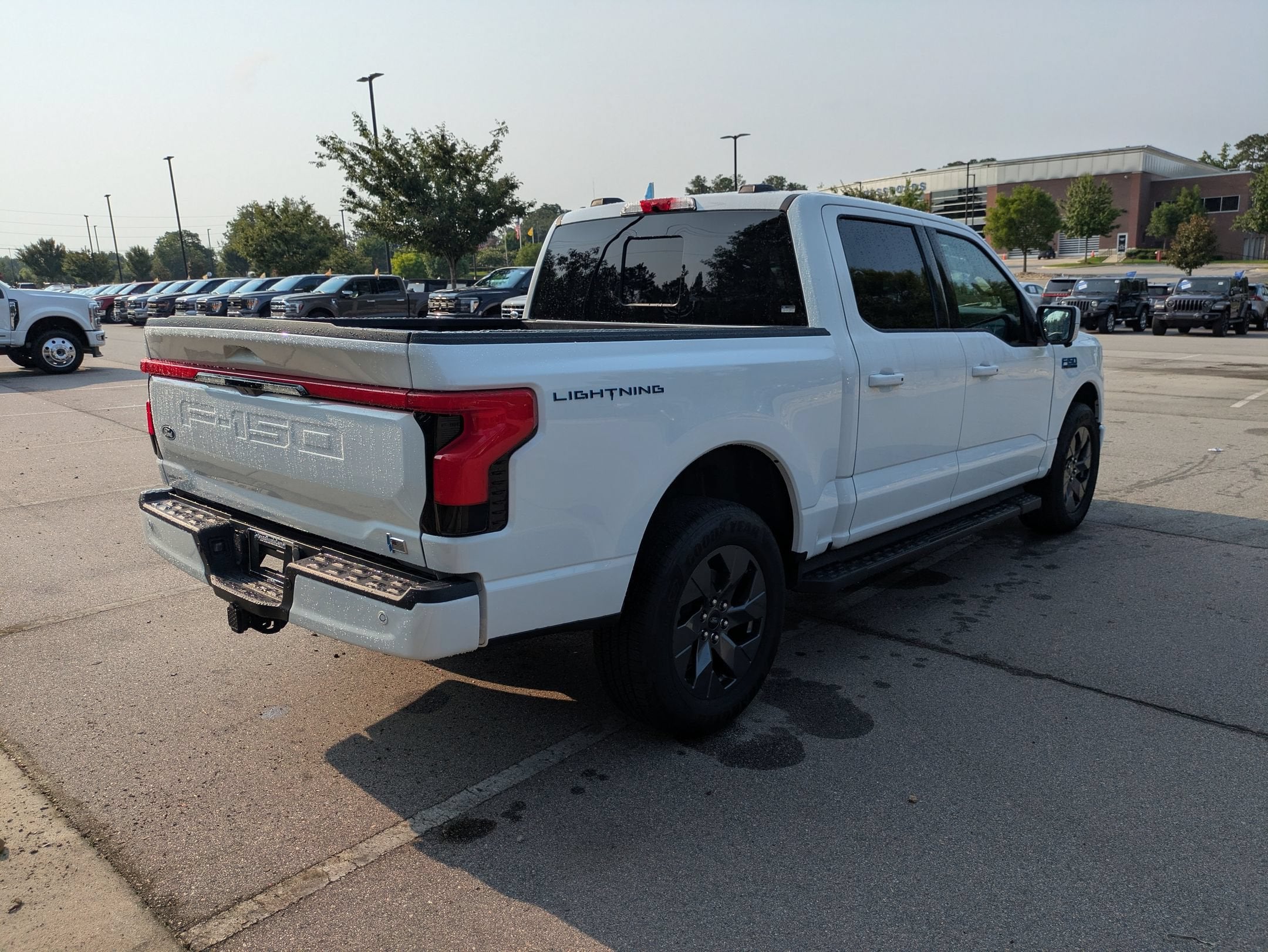 2025 Ford F-150 Lightning LARIAT
