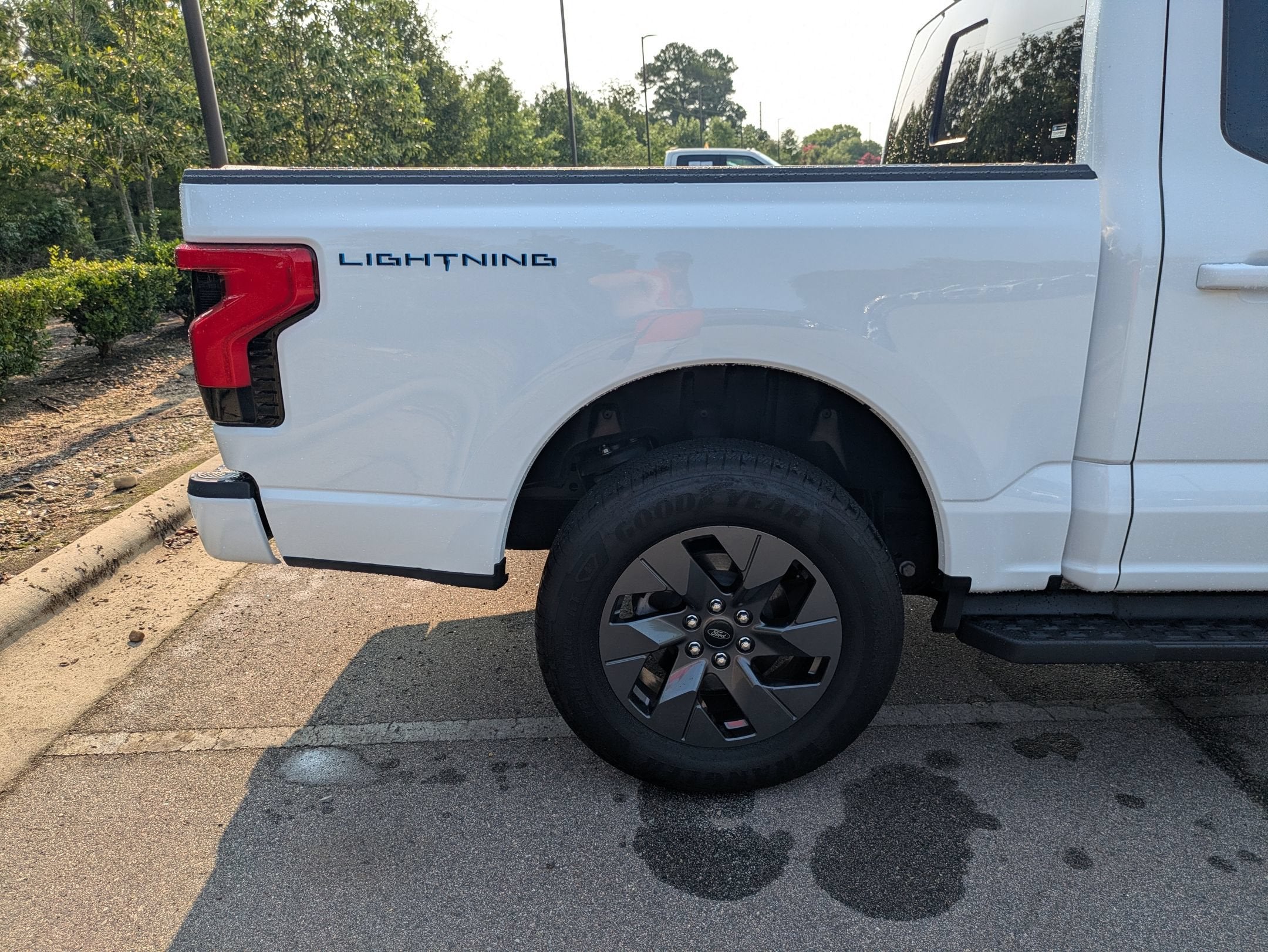 2025 Ford F-150 Lightning LARIAT
